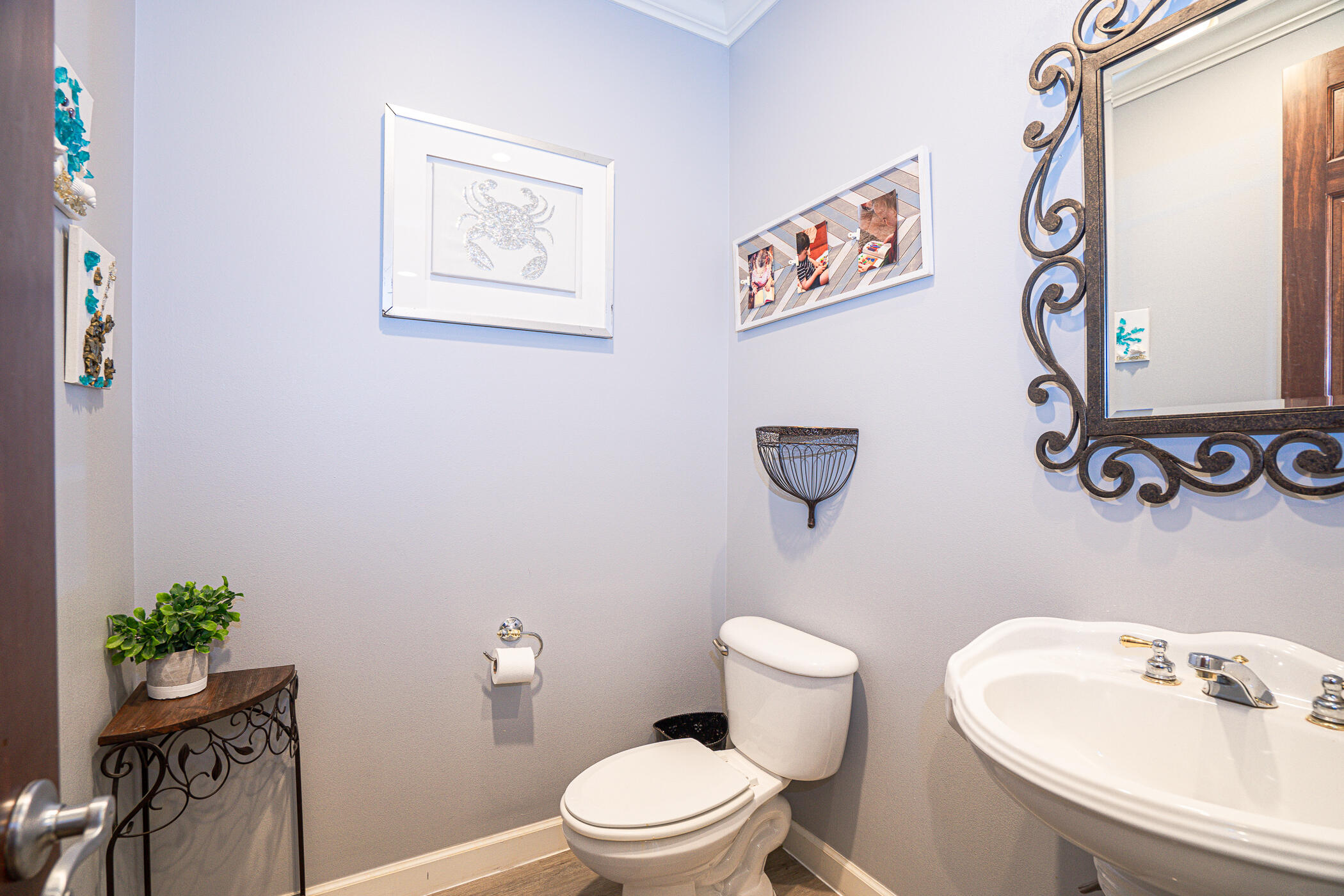 CRYSTAL LAKE - Residential