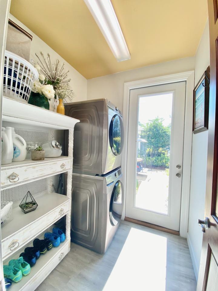 CRYSTAL LAKE - Residential