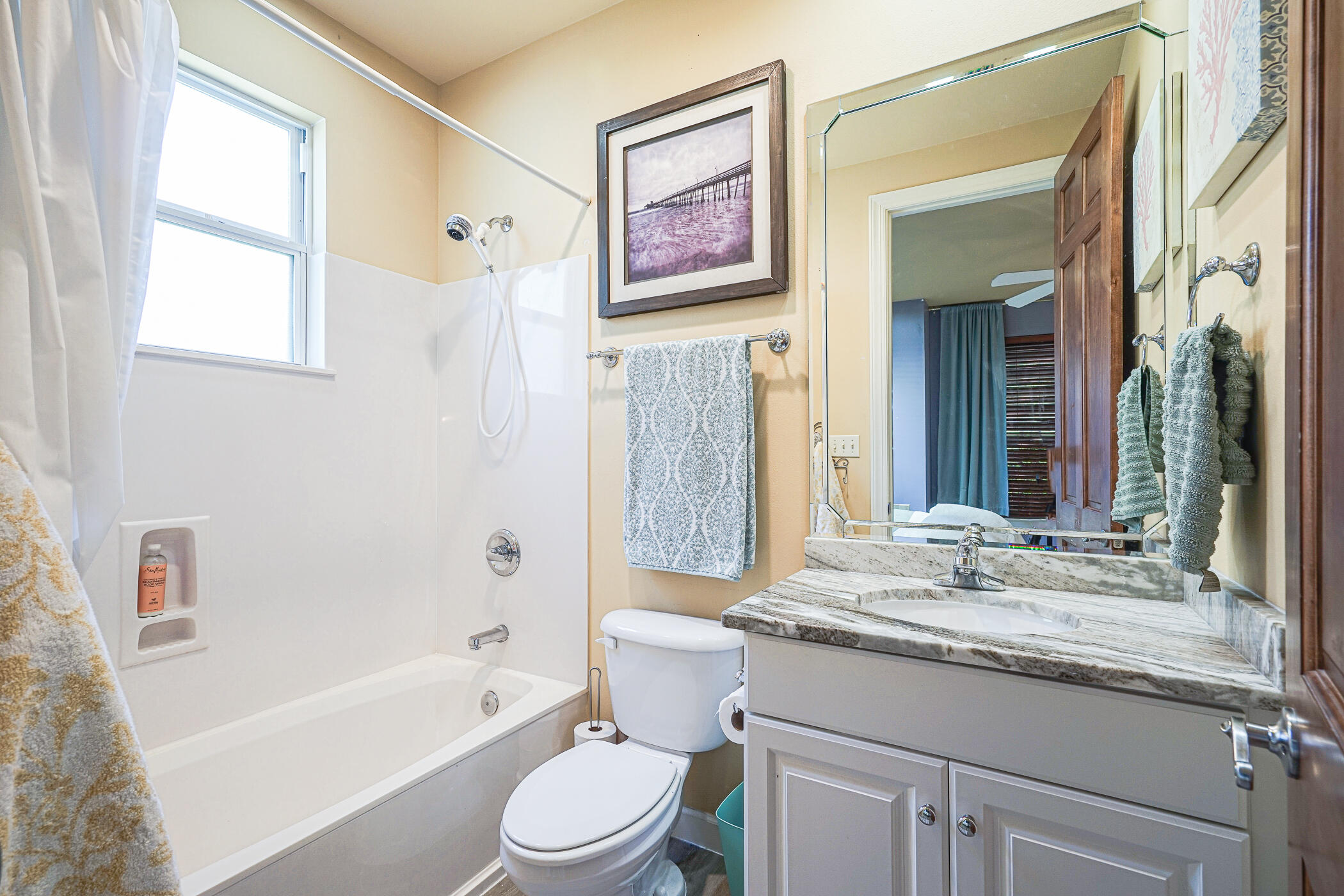 CRYSTAL LAKE - Residential