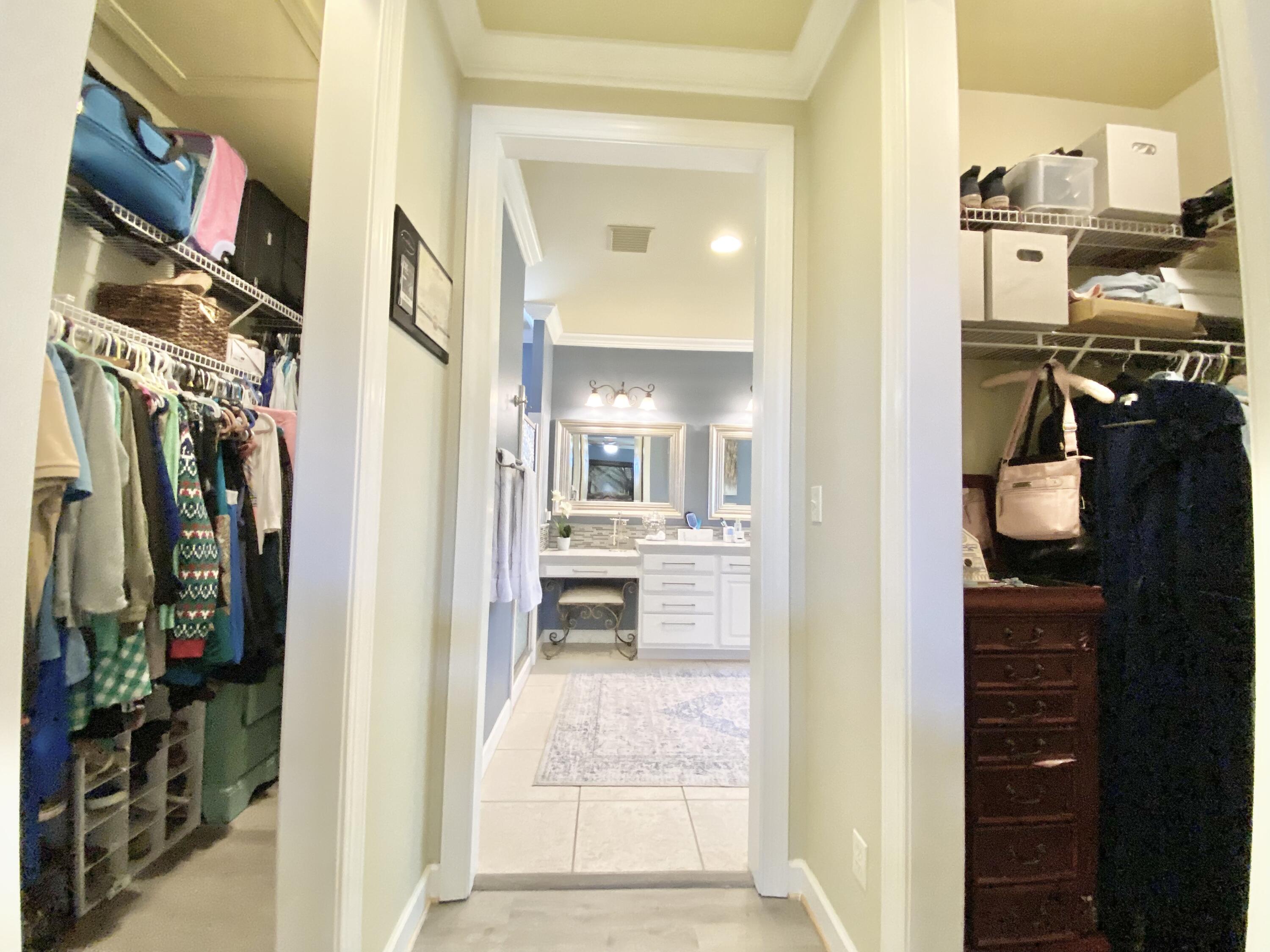 CRYSTAL LAKE - Residential