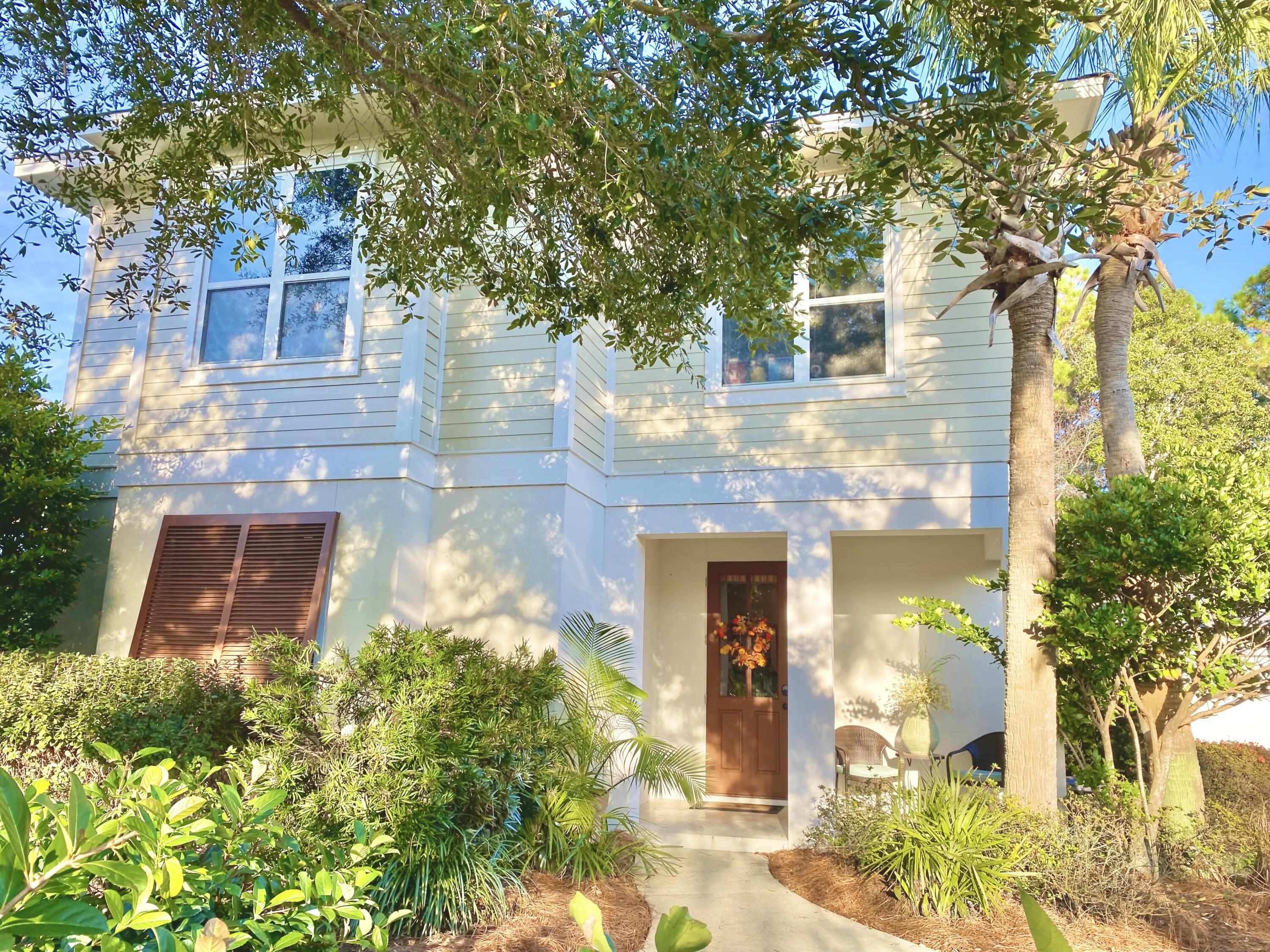 CRYSTAL LAKE - Residential