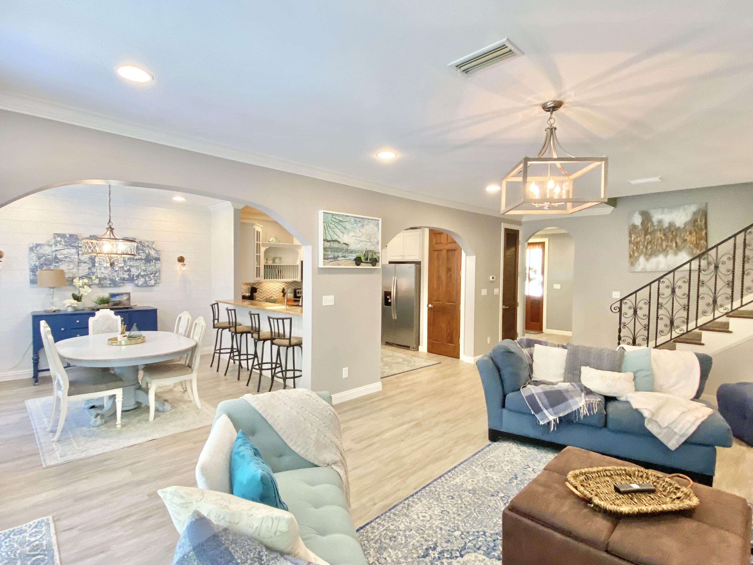 CRYSTAL LAKE - Residential