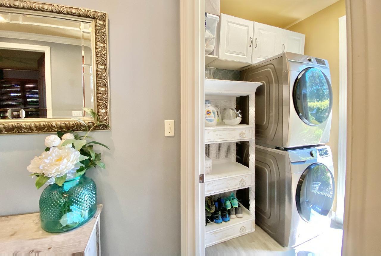 CRYSTAL LAKE - Residential