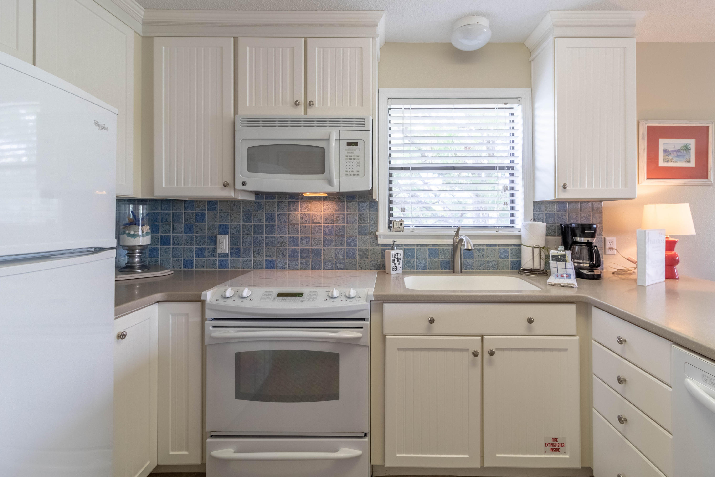 BEACHWOOD VILLAS CONDO PH 2 - Residential