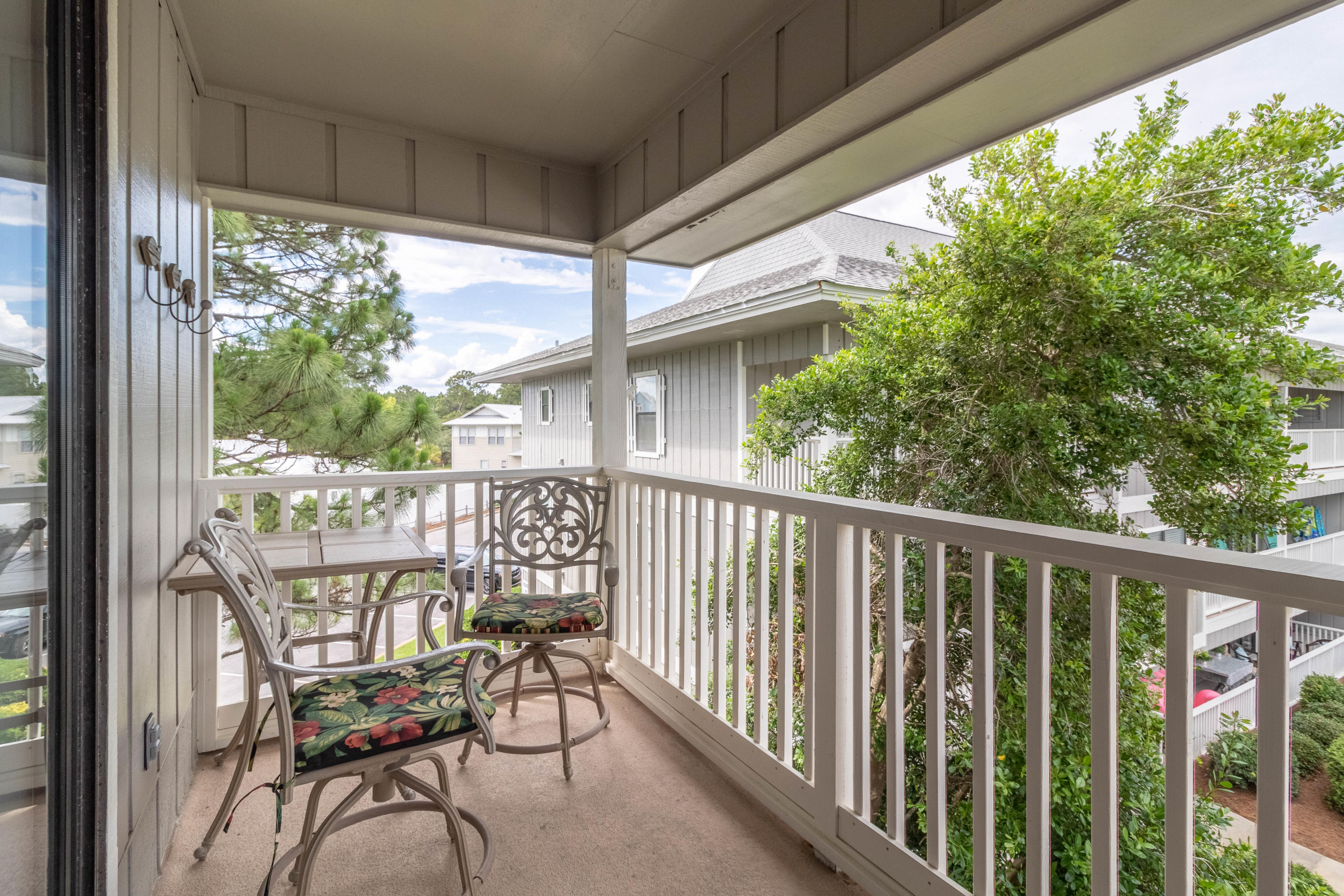 BEACHWOOD VILLAS CONDO PH 2 - Residential