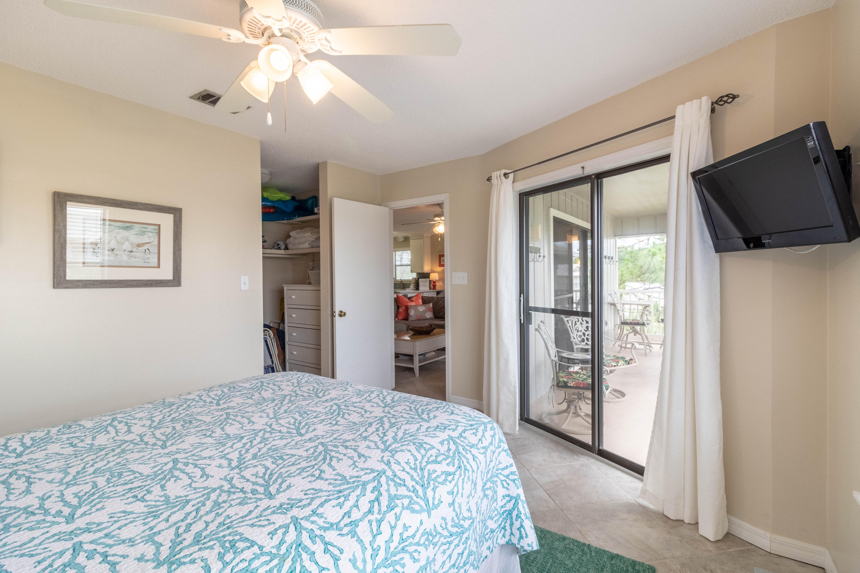 BEACHWOOD VILLAS CONDO PH 2 - Residential