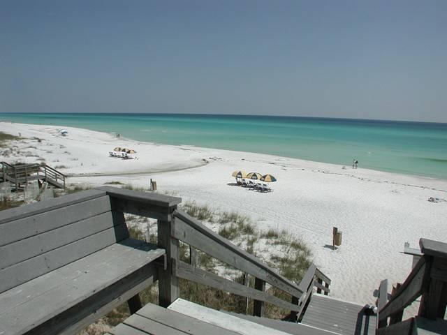 BEACHWOOD VILLAS CONDO PH 2 - Residential