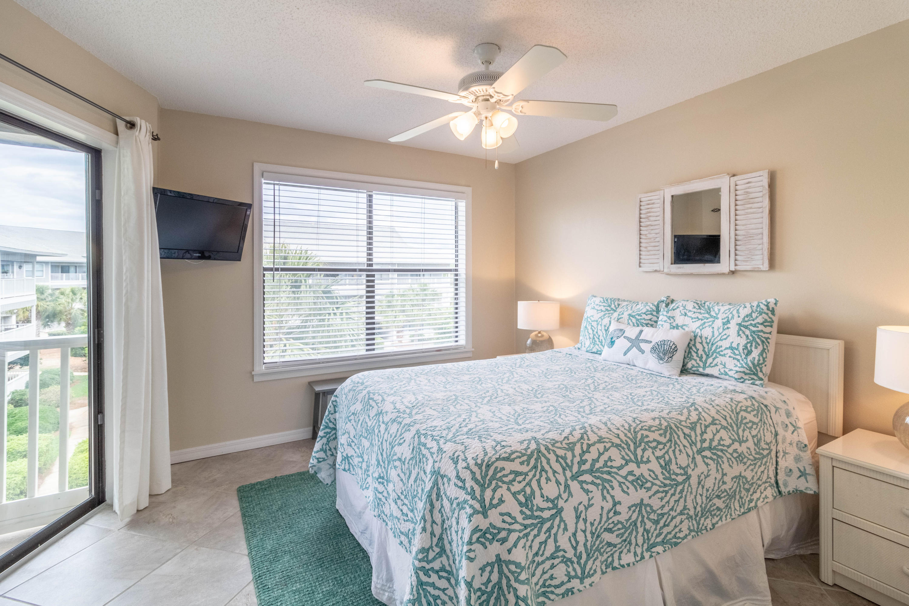 BEACHWOOD VILLAS CONDO PH 2 - Residential