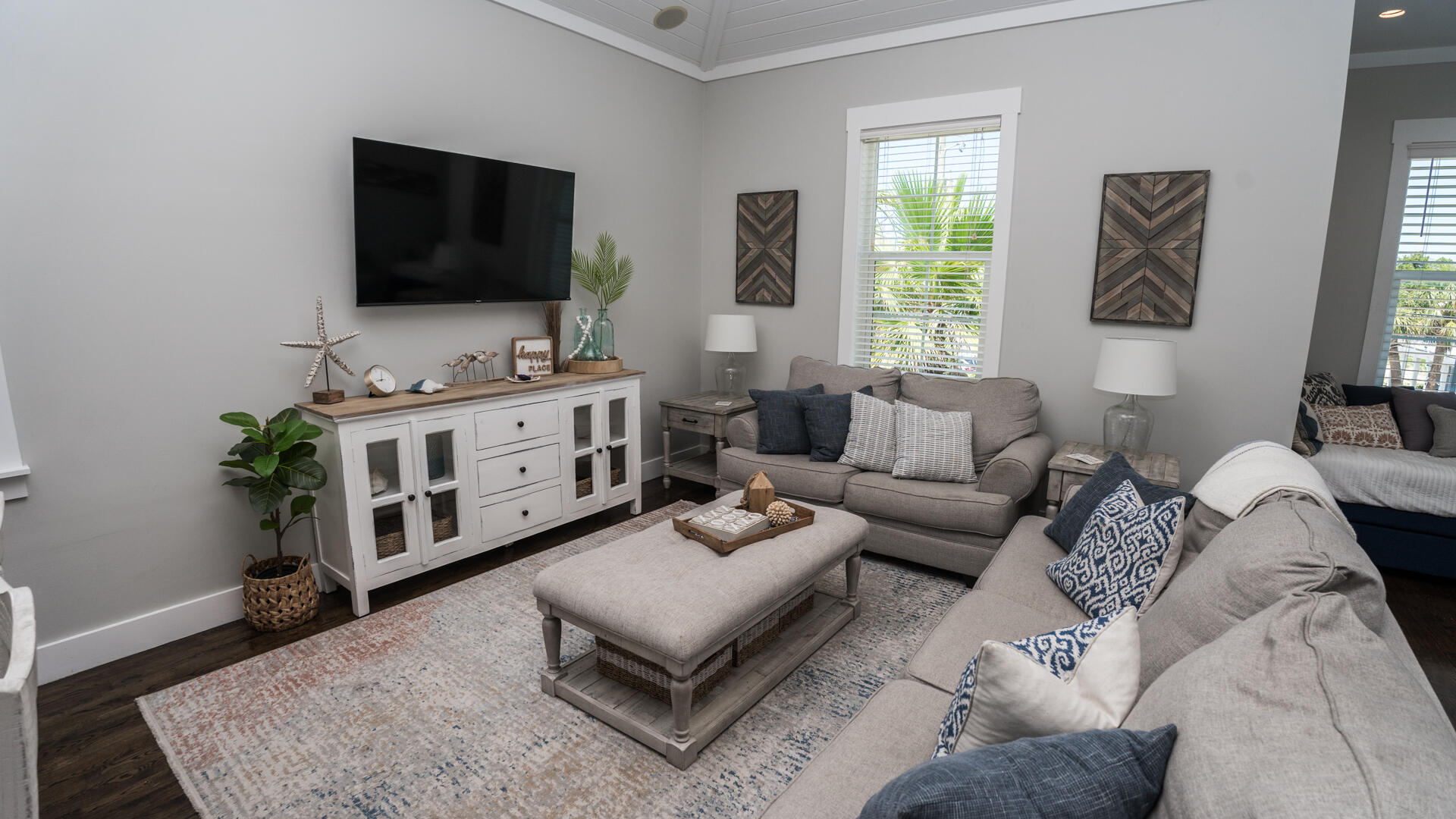 TREASURE ISLAND - Residential