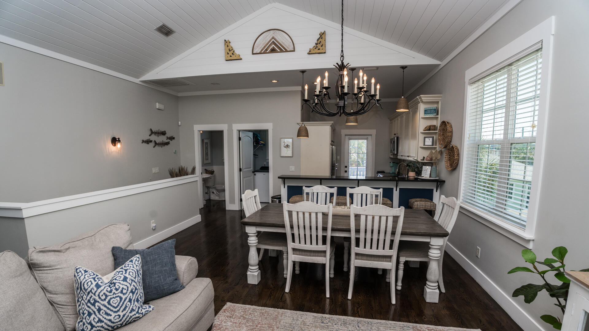 TREASURE ISLAND - Residential