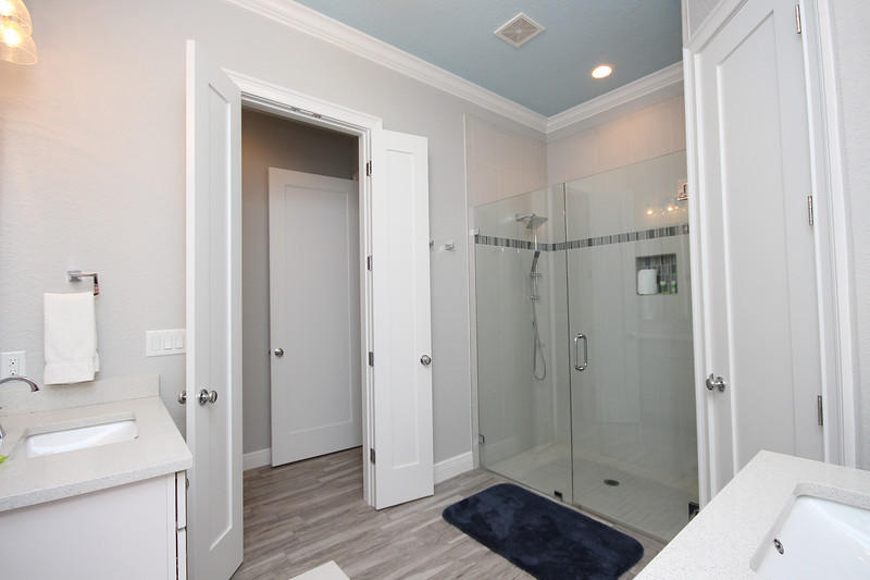 VILLA LAGO - Residential