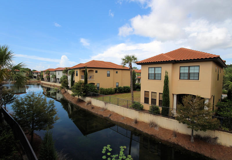 VILLA LAGO - Residential