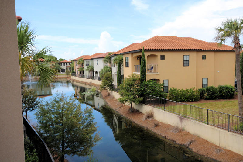 VILLA LAGO - Residential