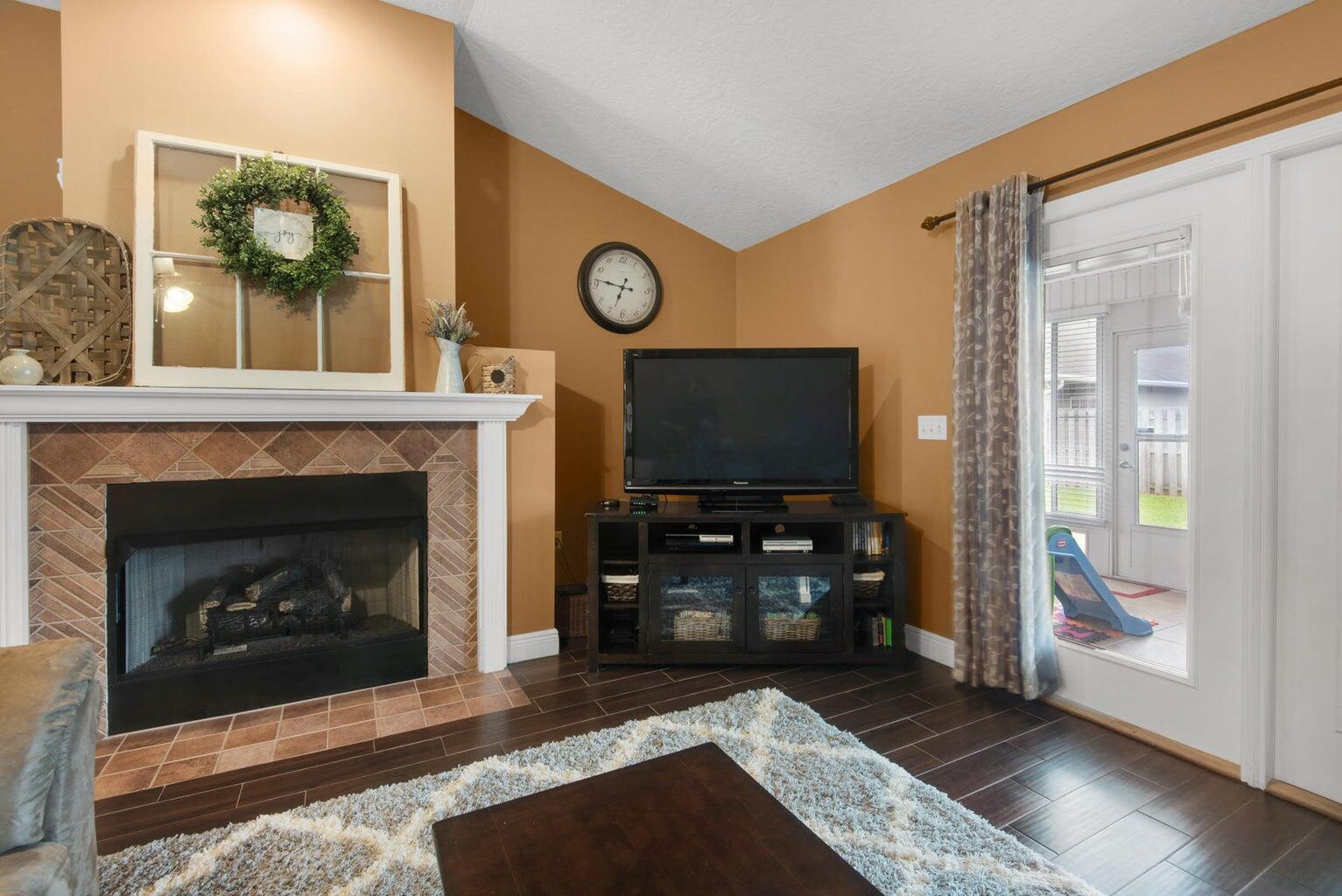 BRIDGEPORT COLONY - Residential Lease