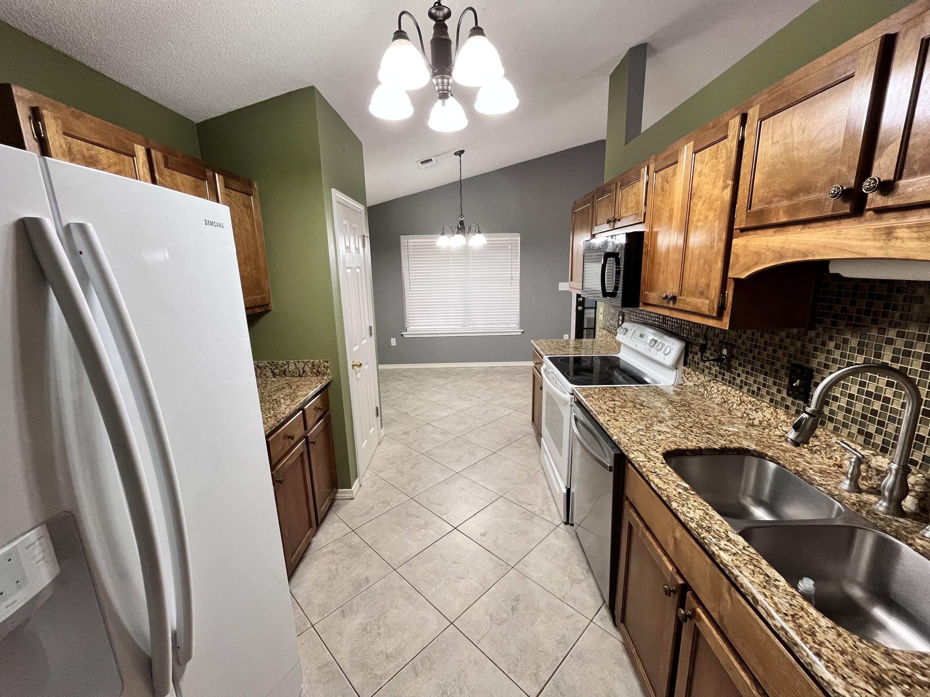 WATERFORD ESTATES S/D - Residential Lease