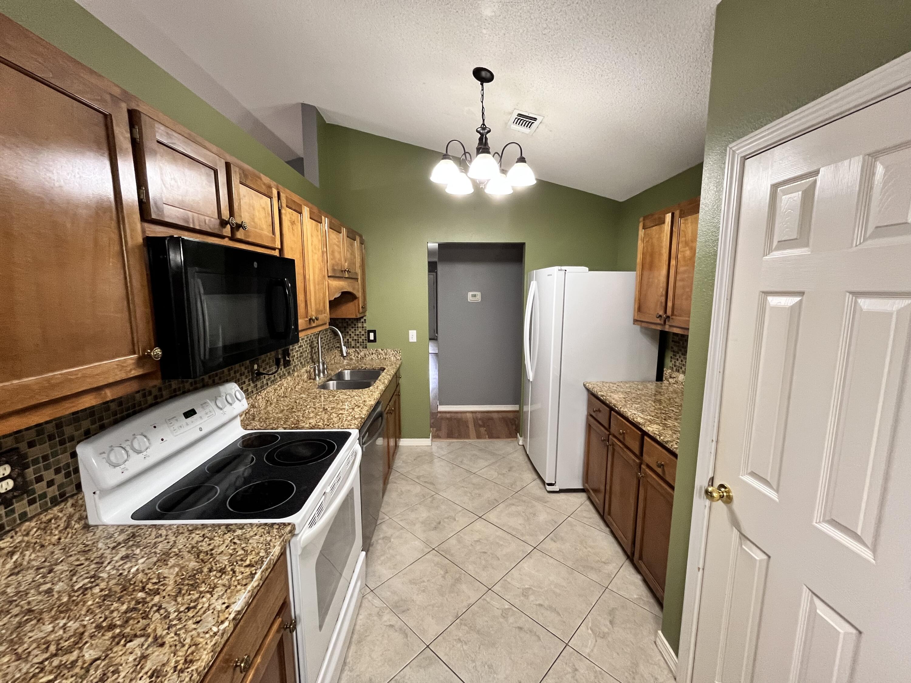 WATERFORD ESTATES S/D - Residential Lease