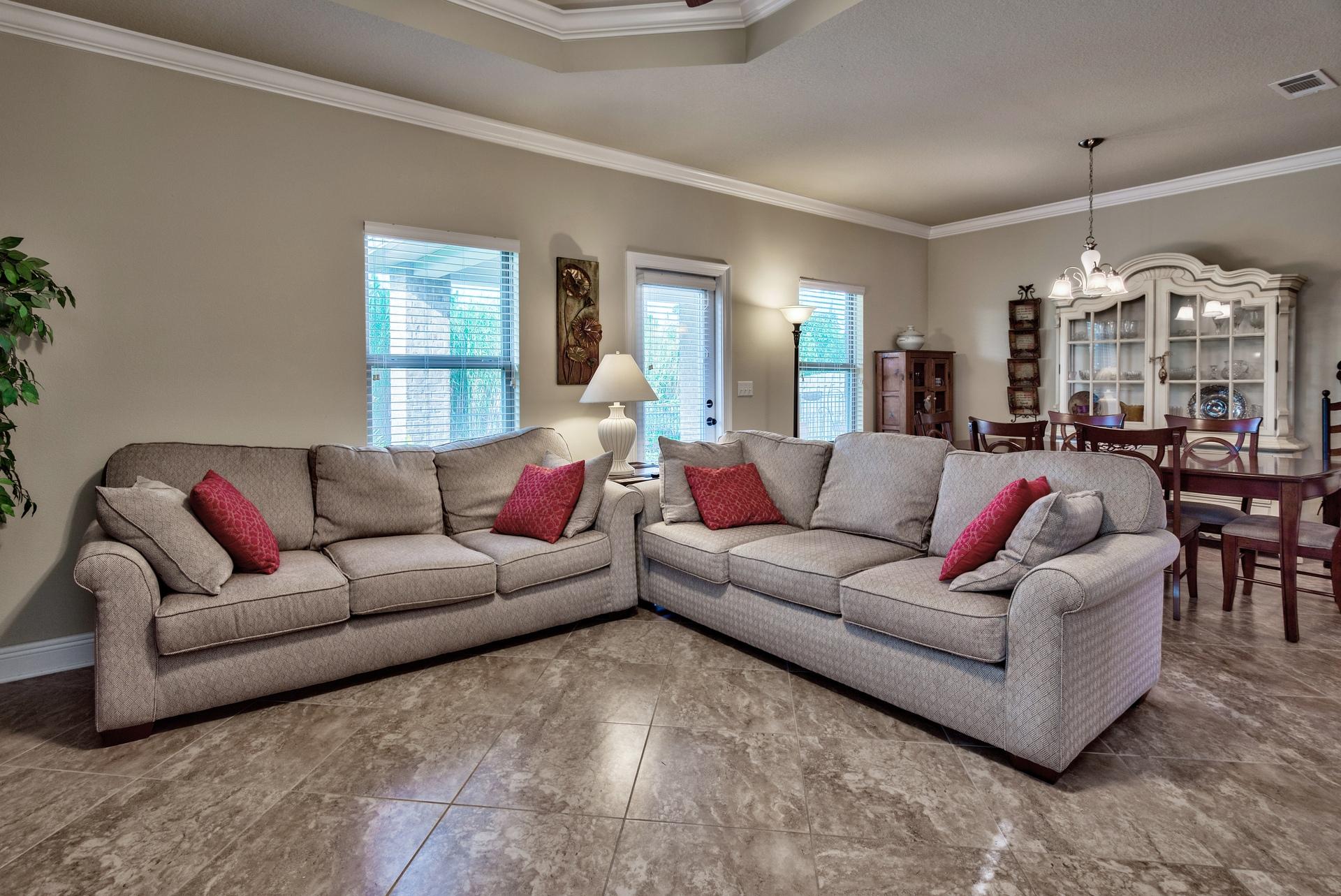 WHISPERING LAKE - Residential