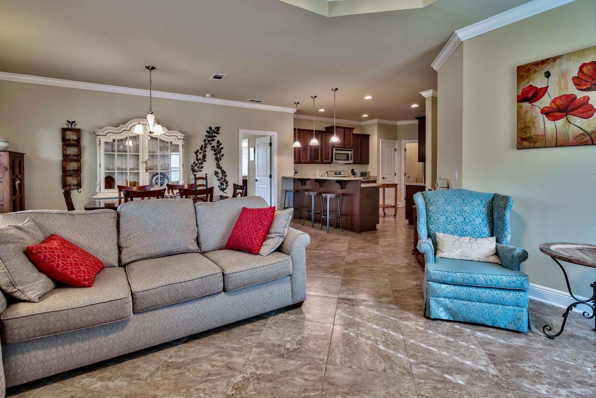 WHISPERING LAKE - Residential