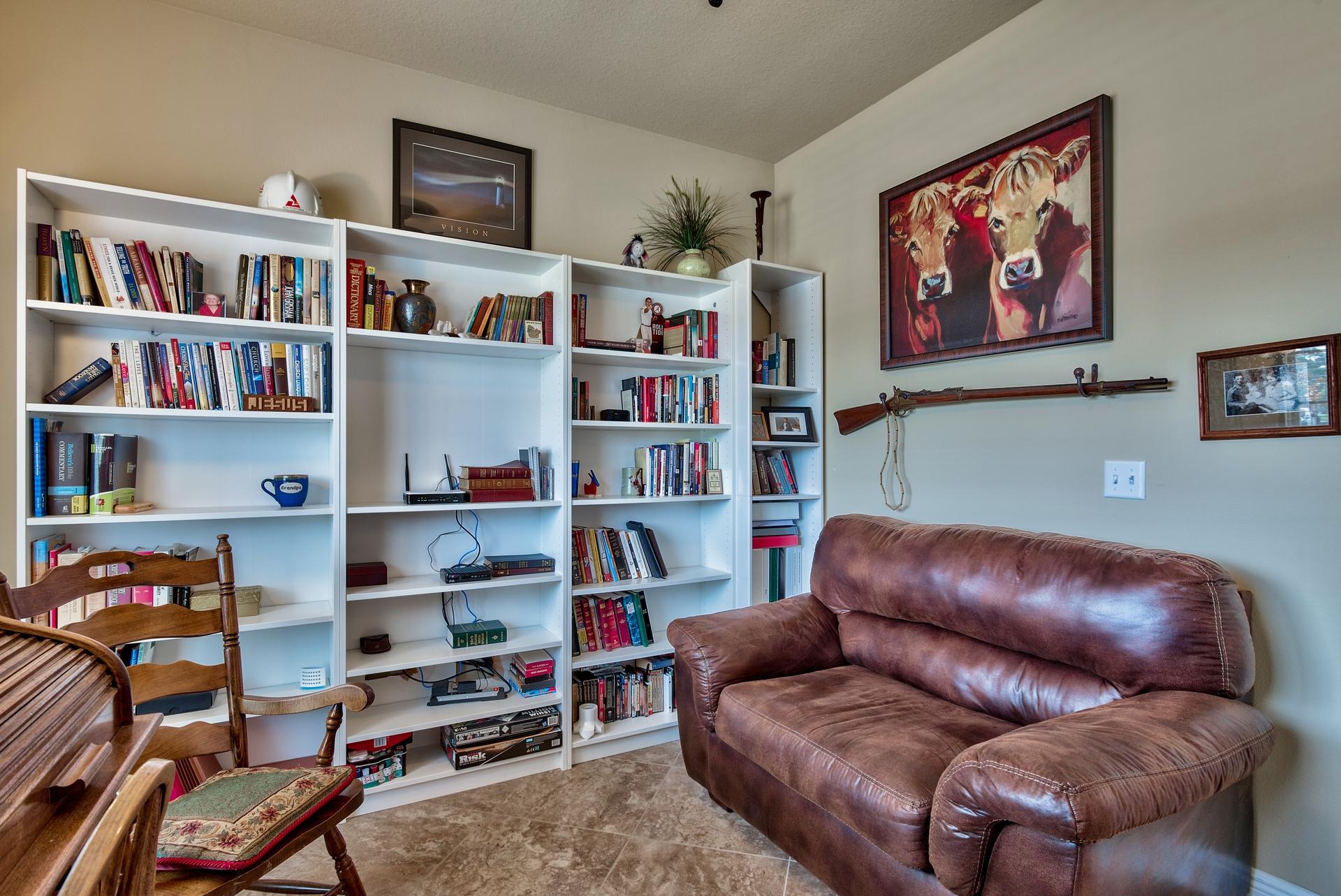 WHISPERING LAKE - Residential