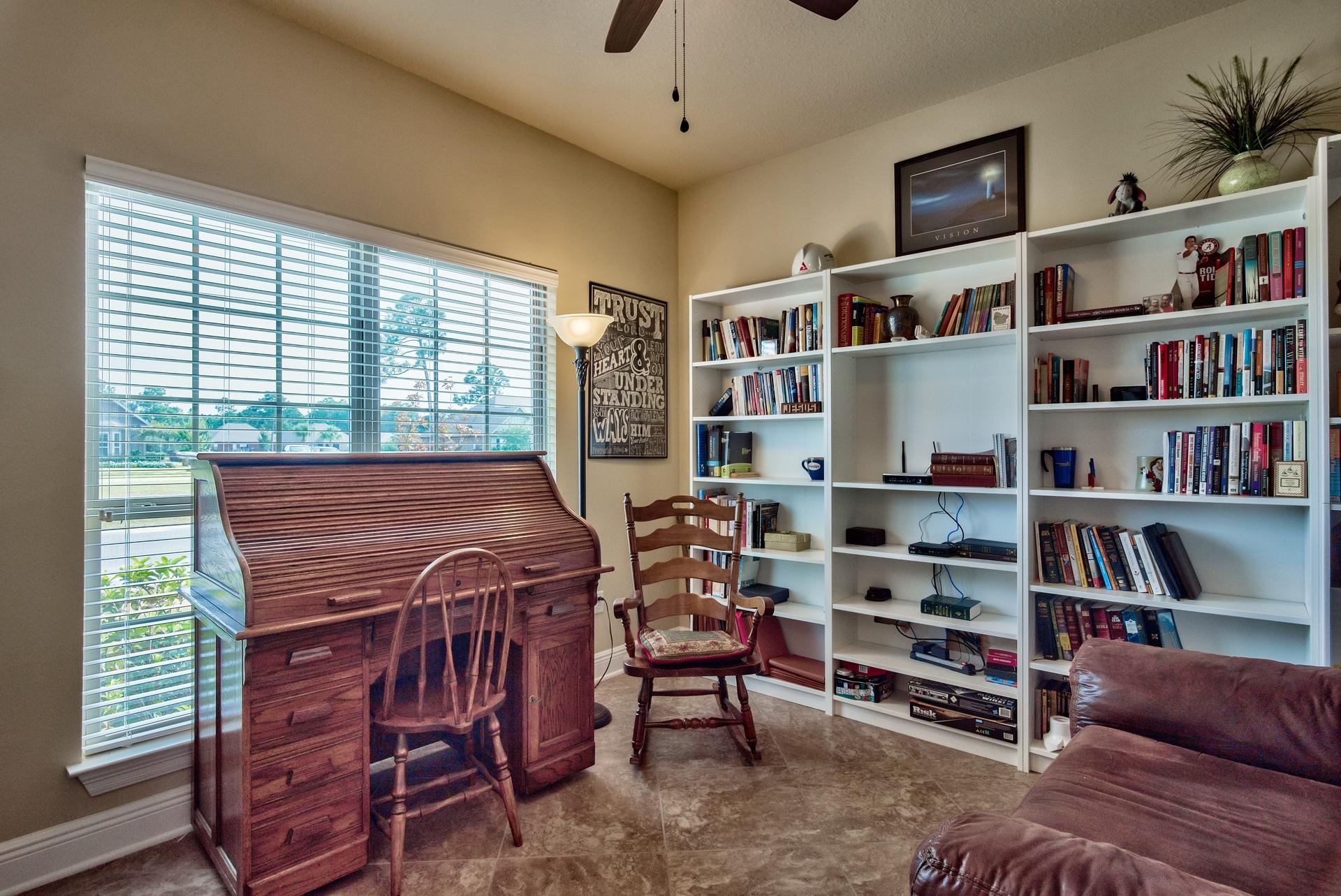 WHISPERING LAKE - Residential