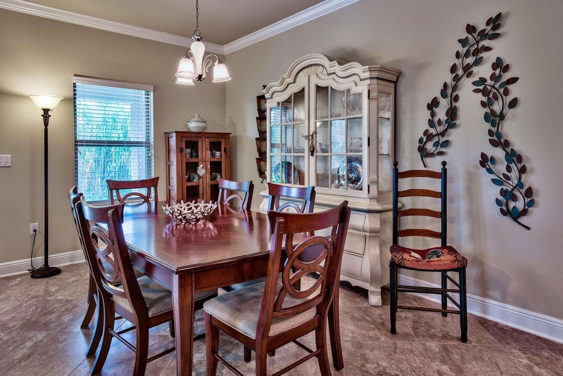 WHISPERING LAKE - Residential