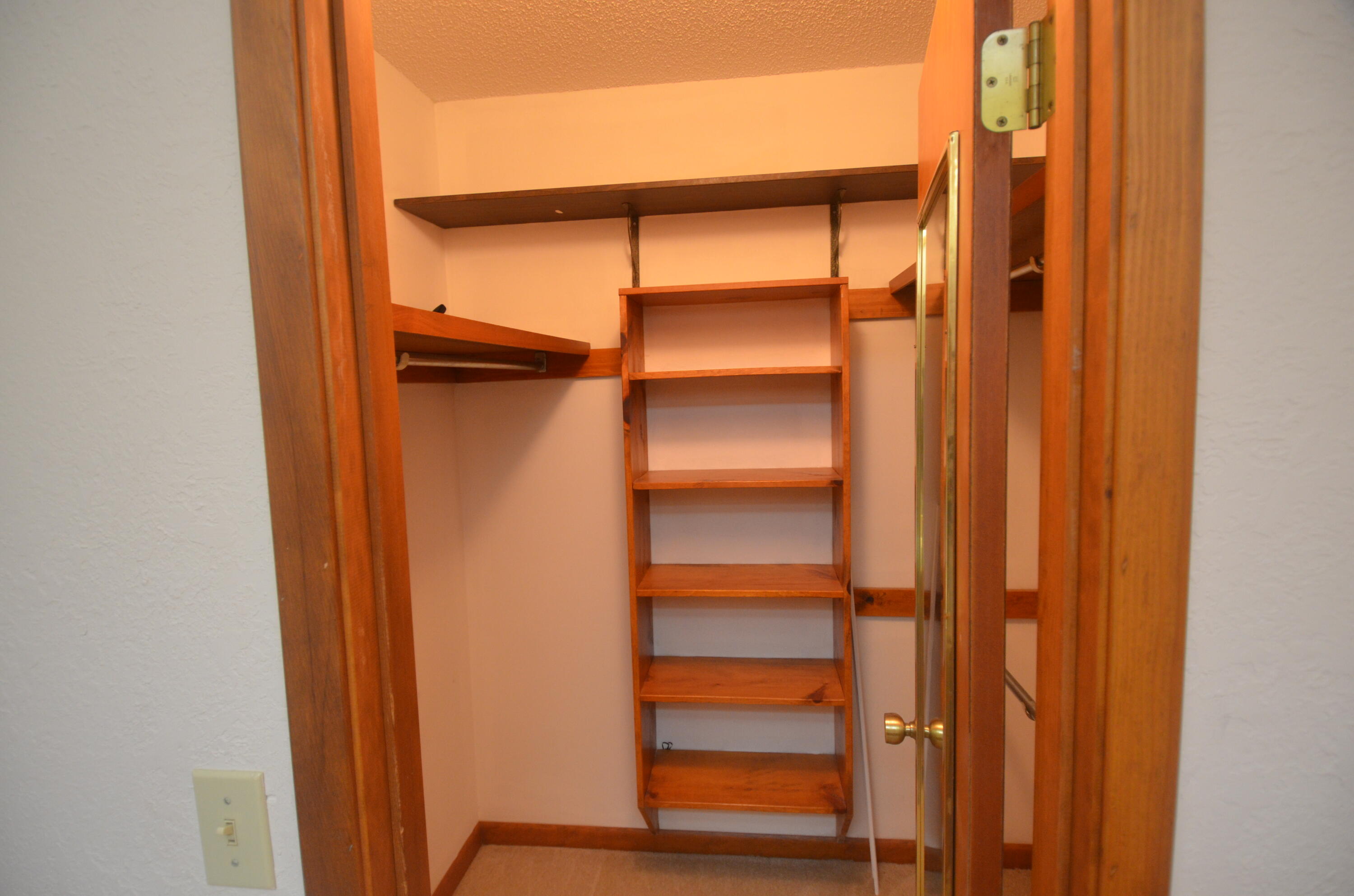 CEDAR RIDGE - Residential