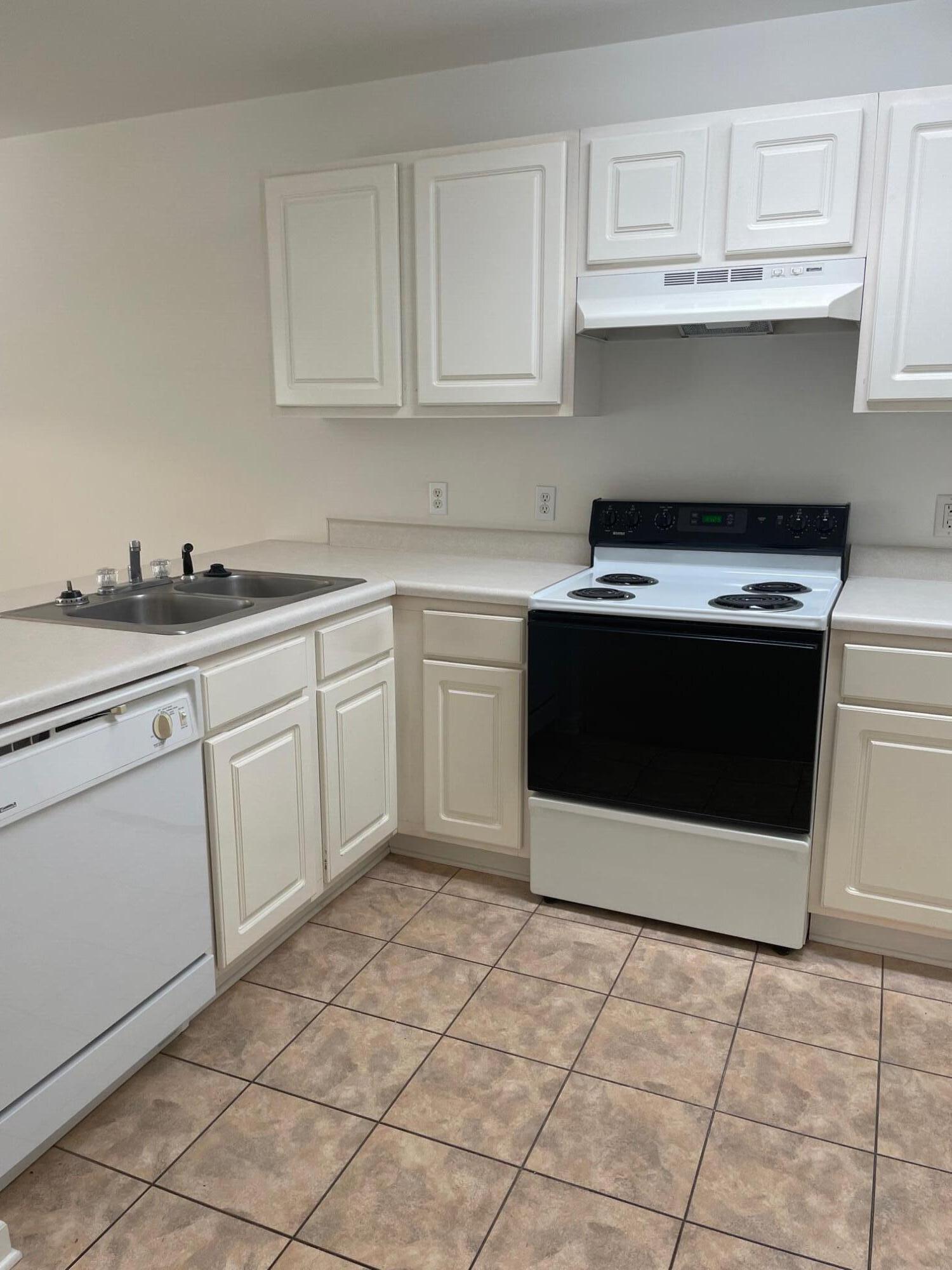 FAIRVIEW HEIGHTS - Residential Lease