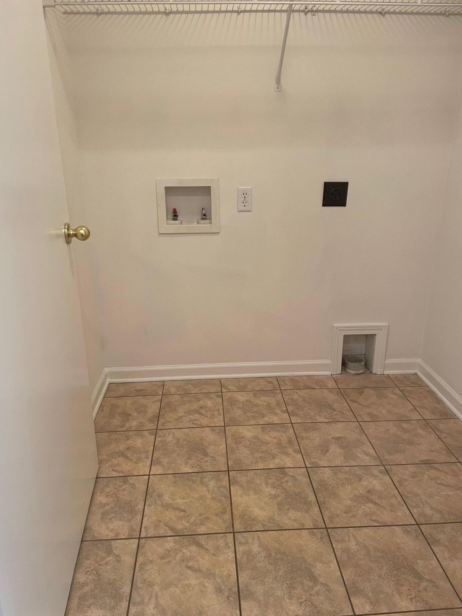 FAIRVIEW HEIGHTS - Residential Lease