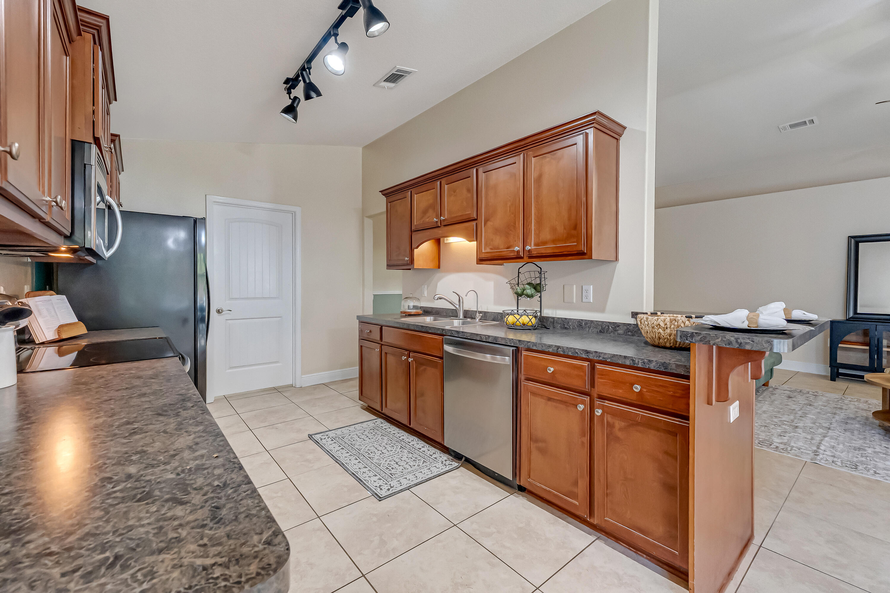 ALICIA PLACE - Residential