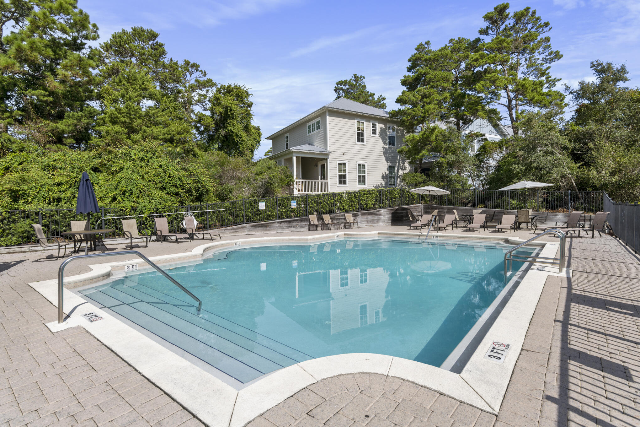 LAKESIDE AT BLUE MOUNTAIN BEACH - Residential