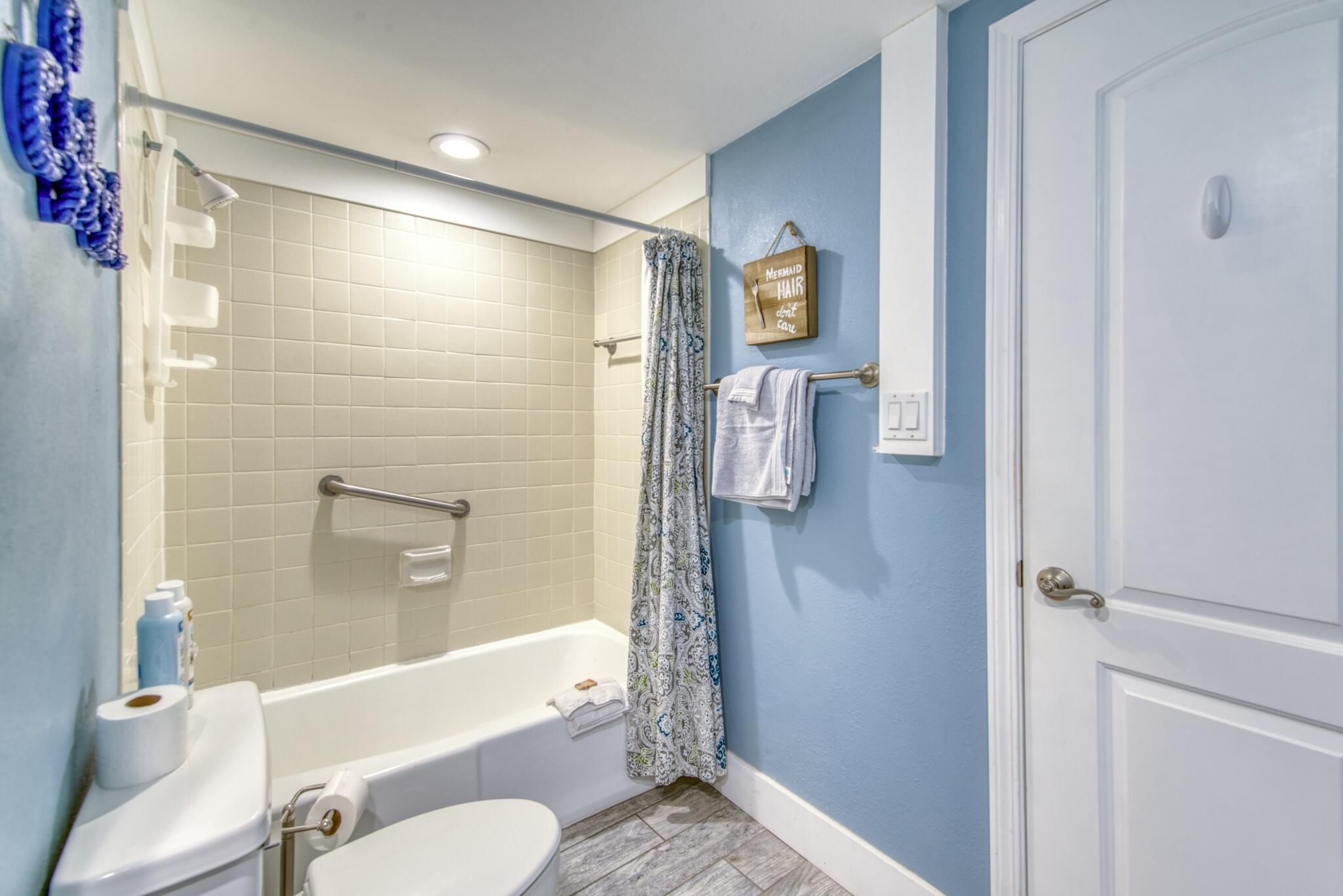 BEACH HOUSE CONDO PH 2 - Residential