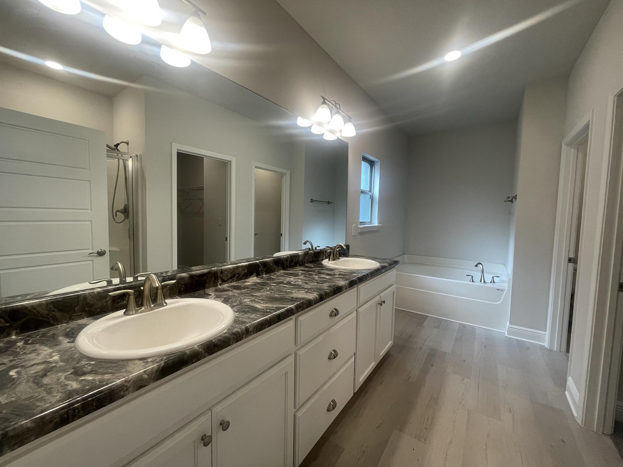 RIDGEWAY LANDING PHASE 1 - Residential Lease