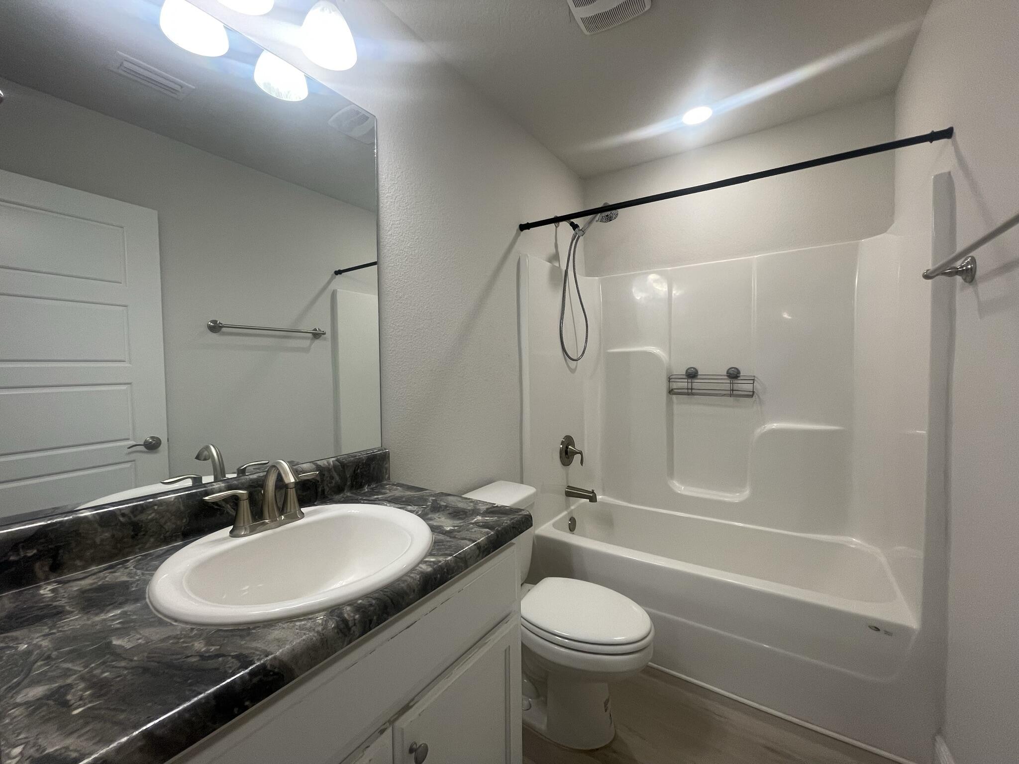 RIDGEWAY LANDING PHASE 1 - Residential Lease