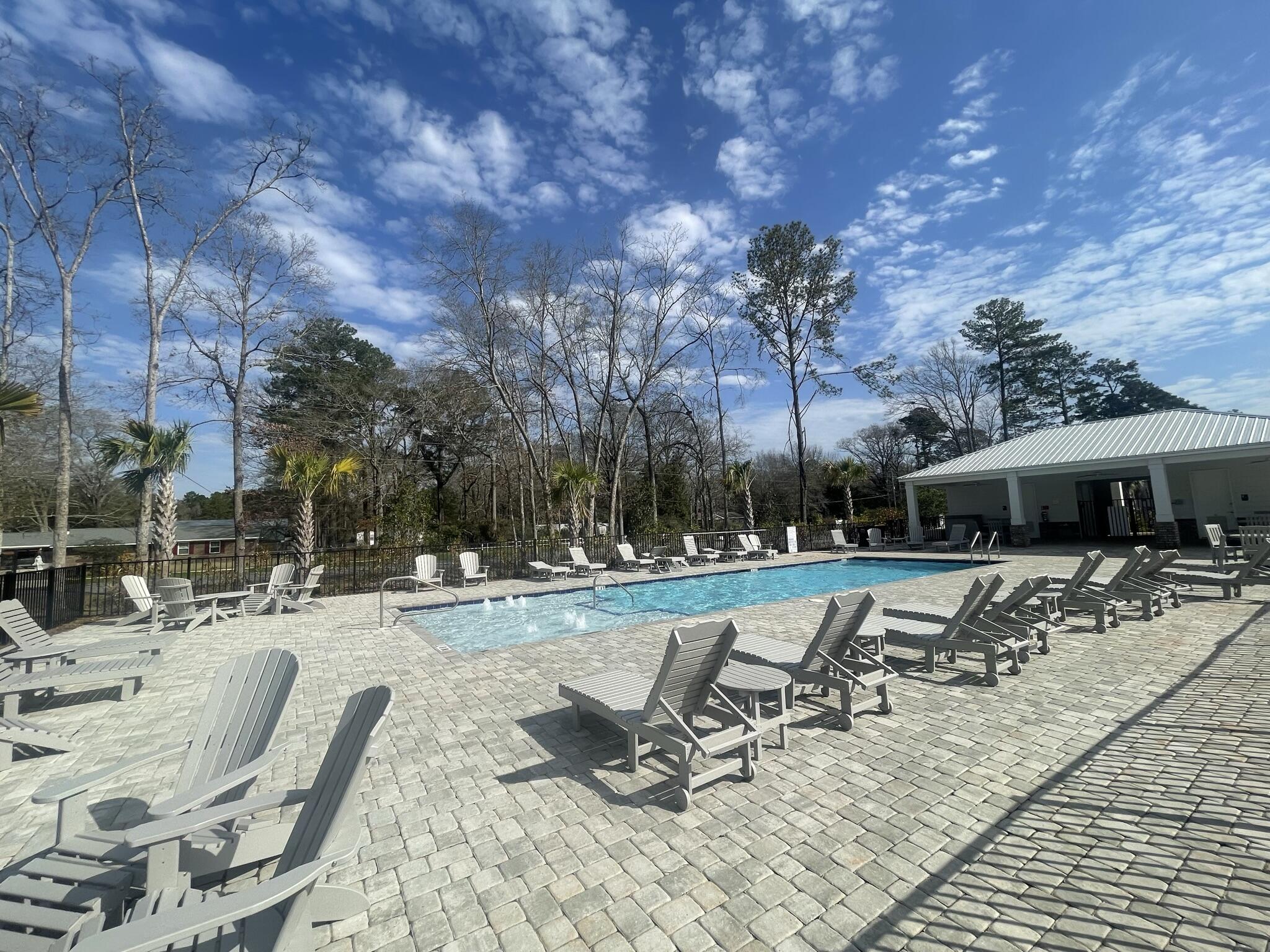 RIDGEWAY LANDING PHASE 1 - Residential Lease
