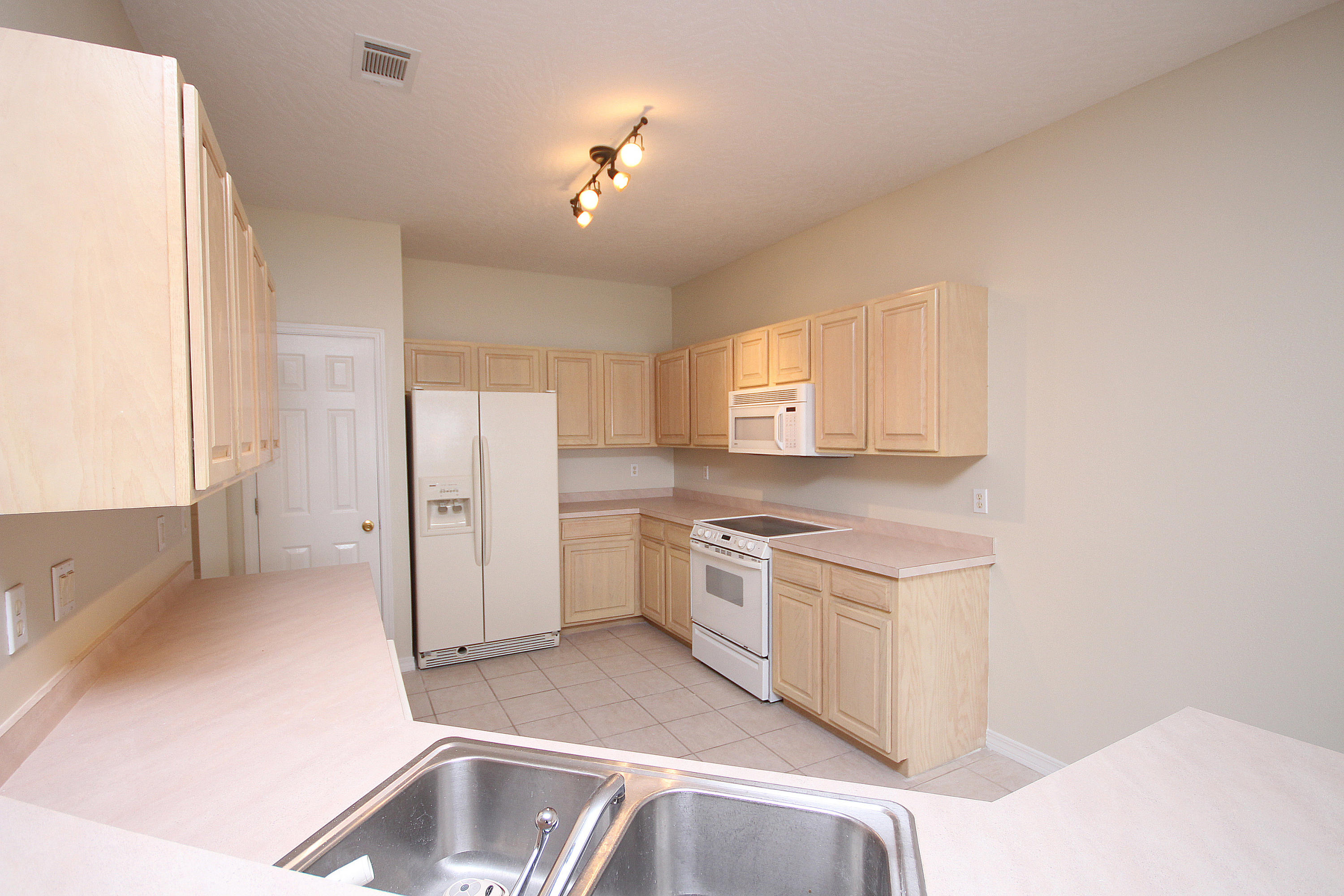 PELICAN COVE T/H - Residential