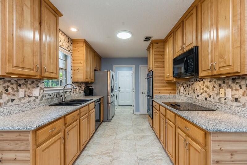 HIDDEN CREEK ESTATES AT HOLLEY BY THE SEA - Residential