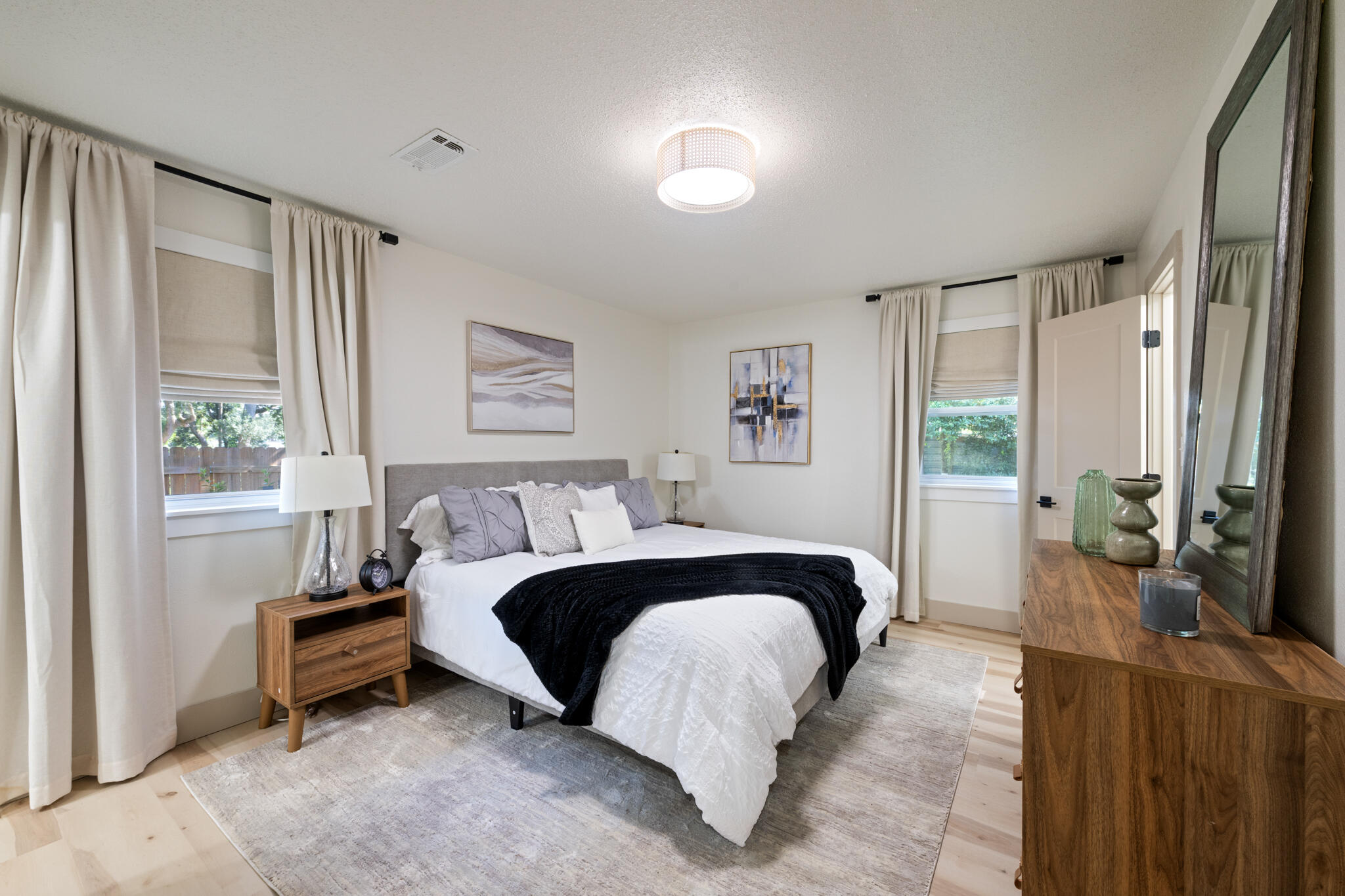 CAROL ANNE MANOR - Residential