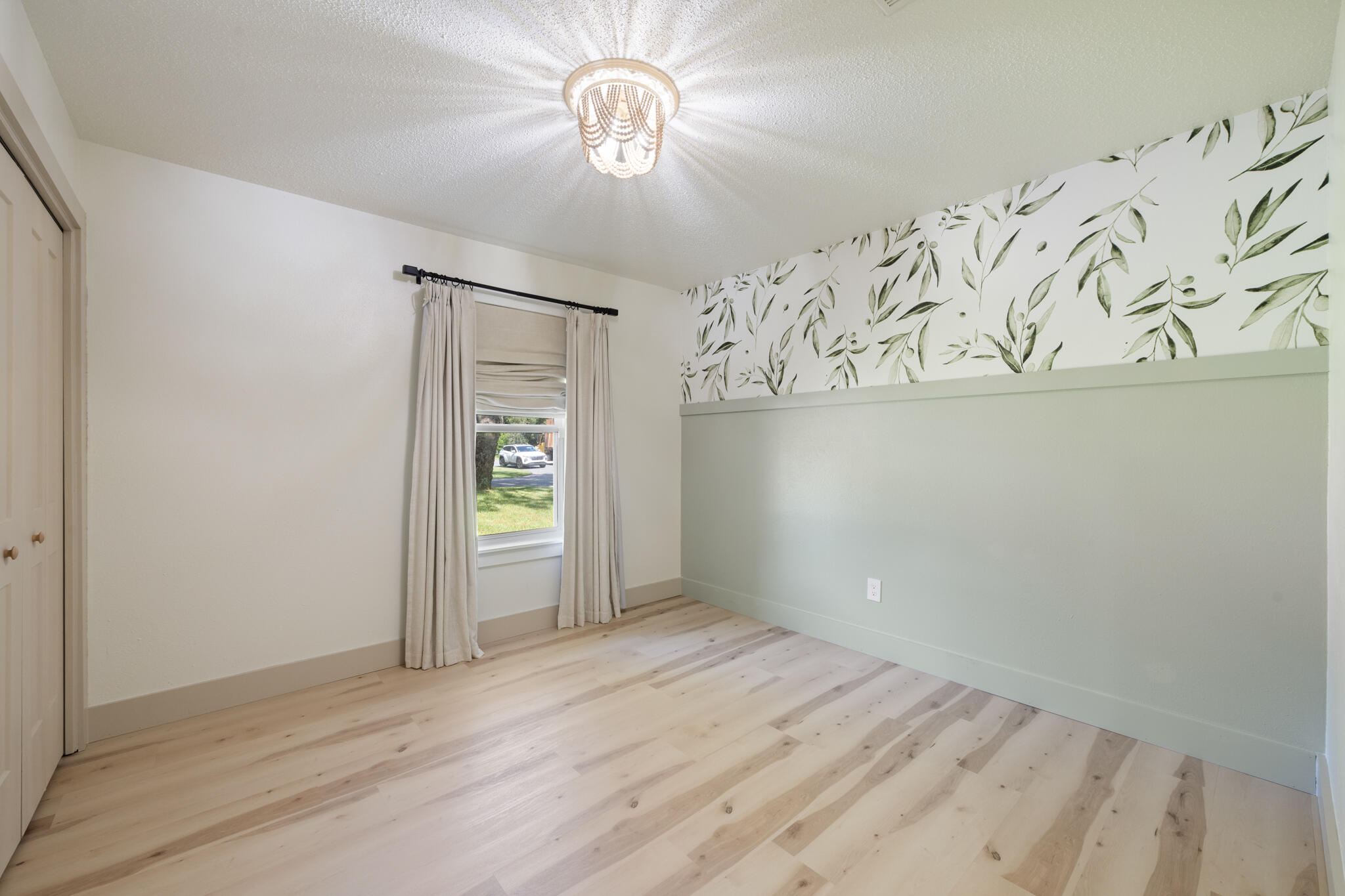 CAROL ANNE MANOR - Residential