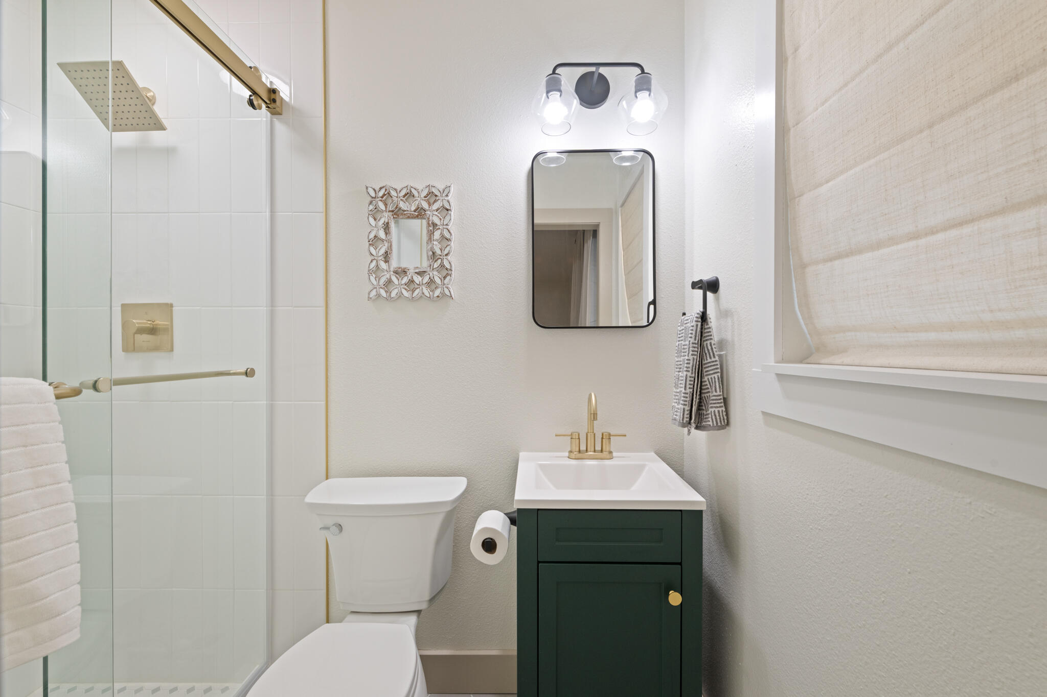 CAROL ANNE MANOR - Residential