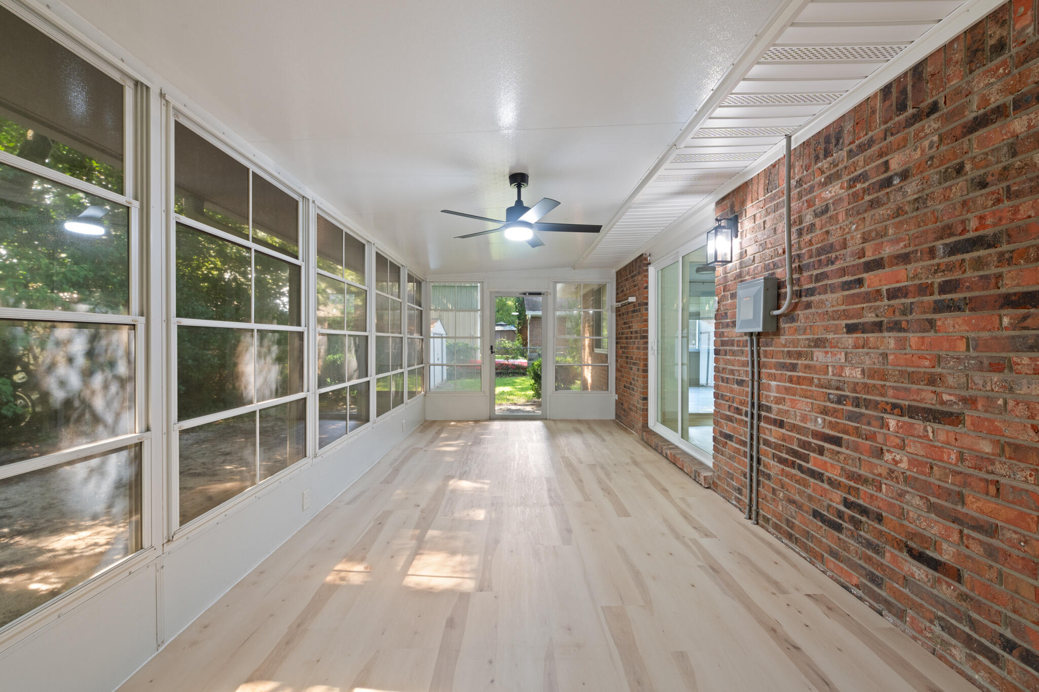 CAROL ANNE MANOR - Residential