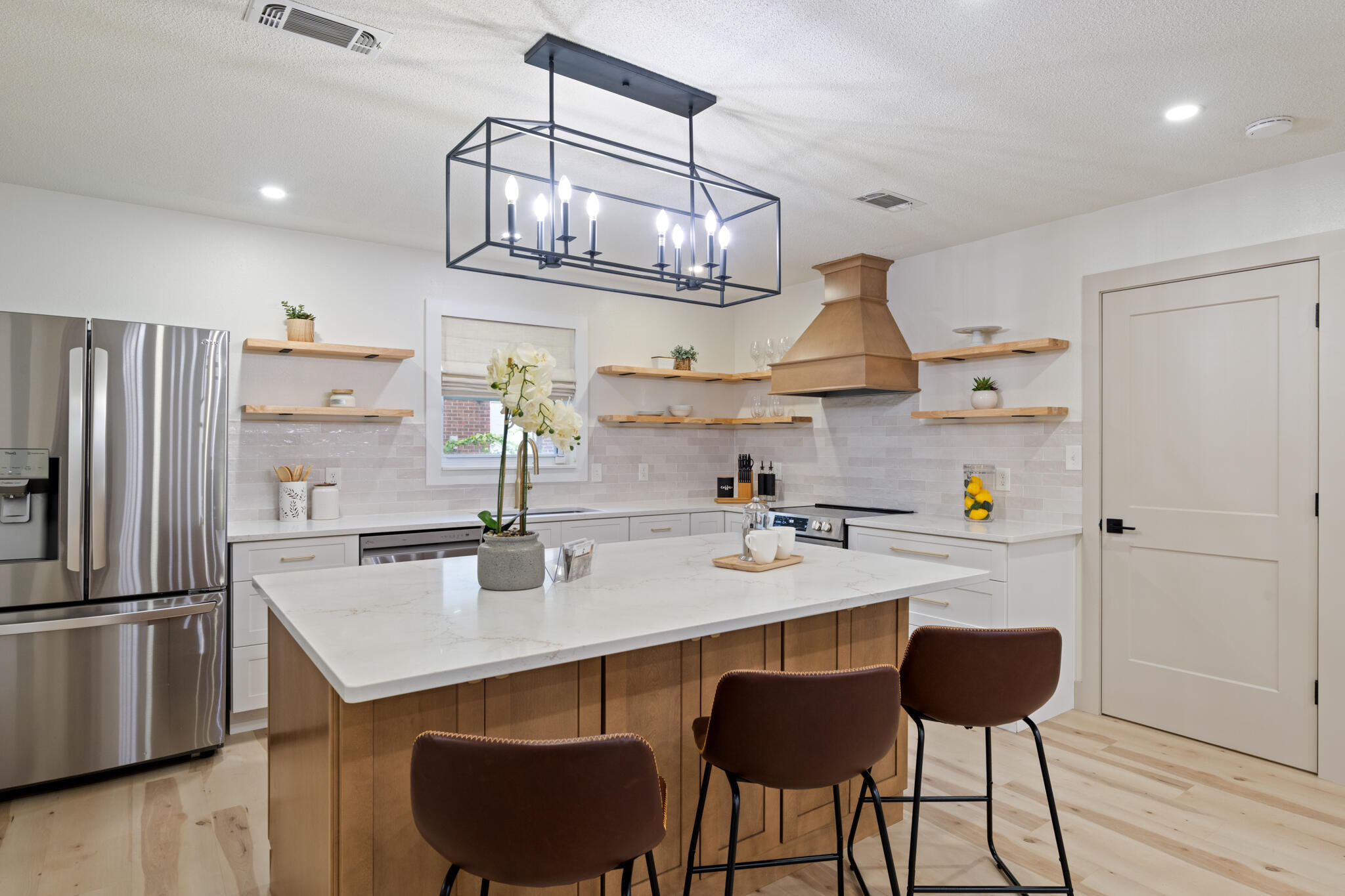 CAROL ANNE MANOR - Residential