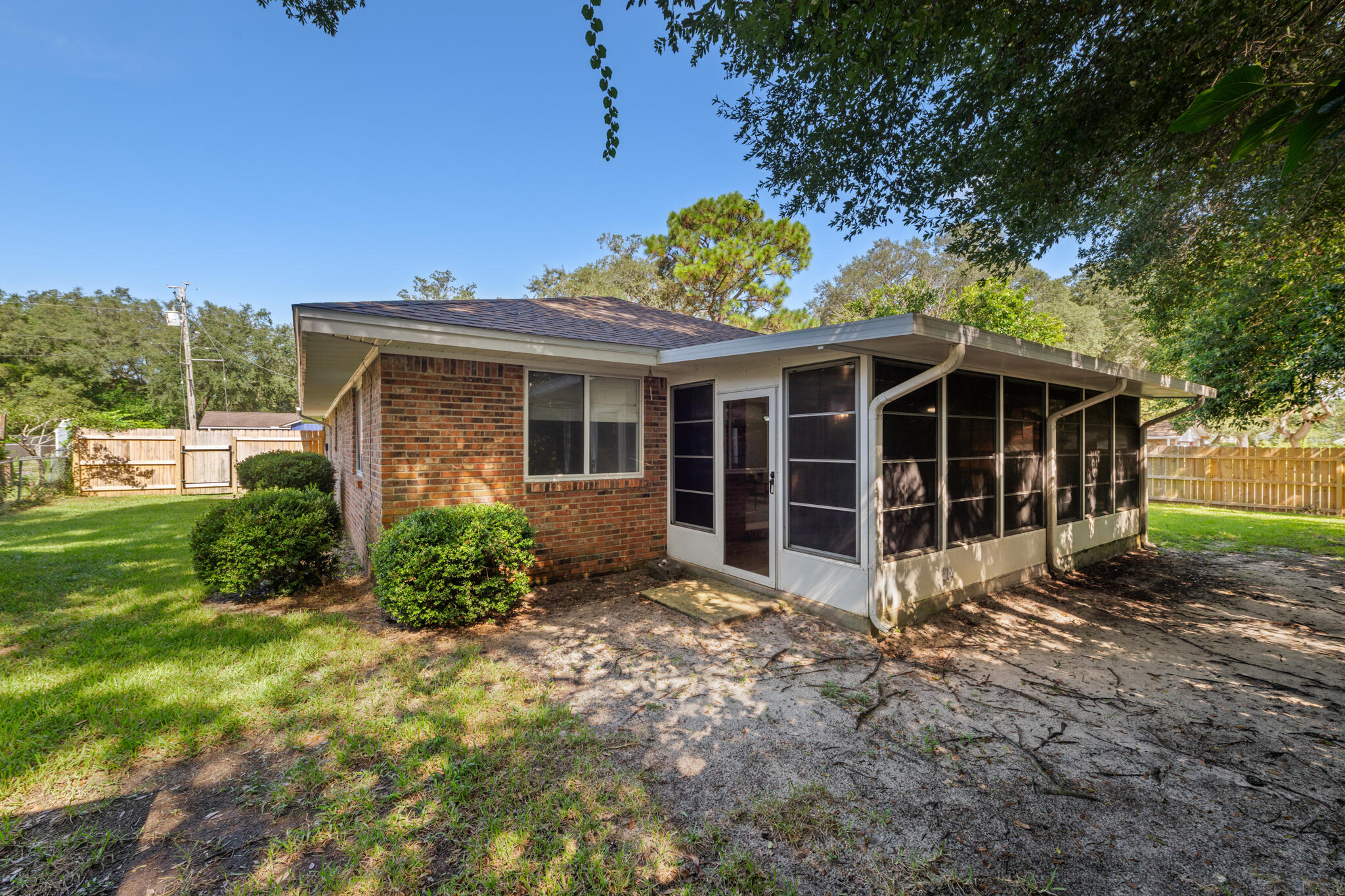 CAROL ANNE MANOR - Residential
