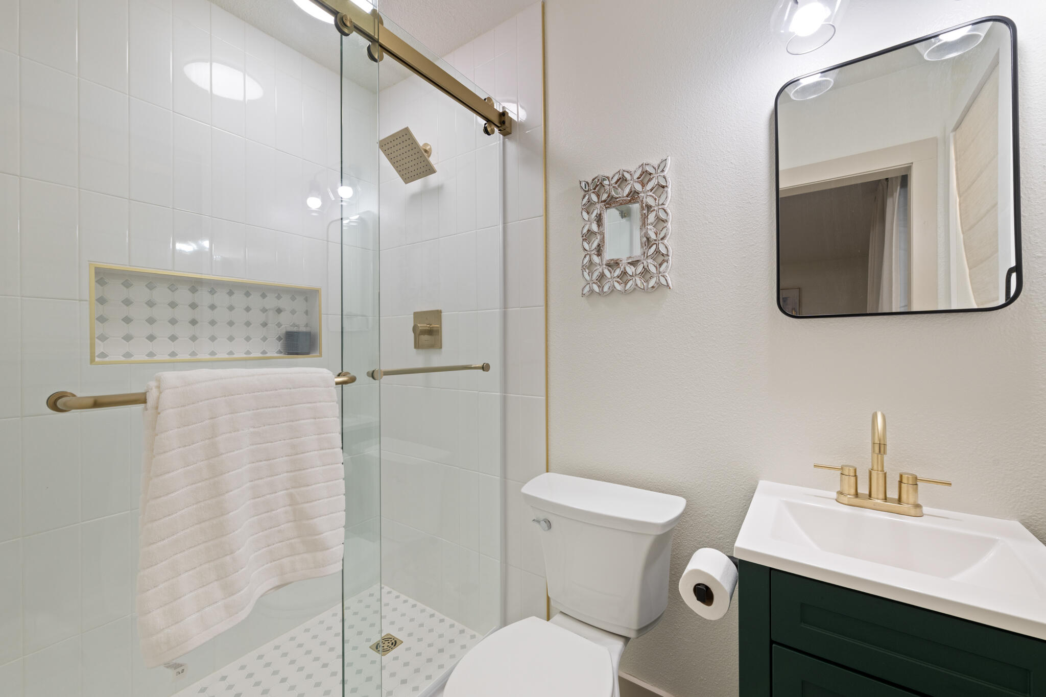 CAROL ANNE MANOR - Residential