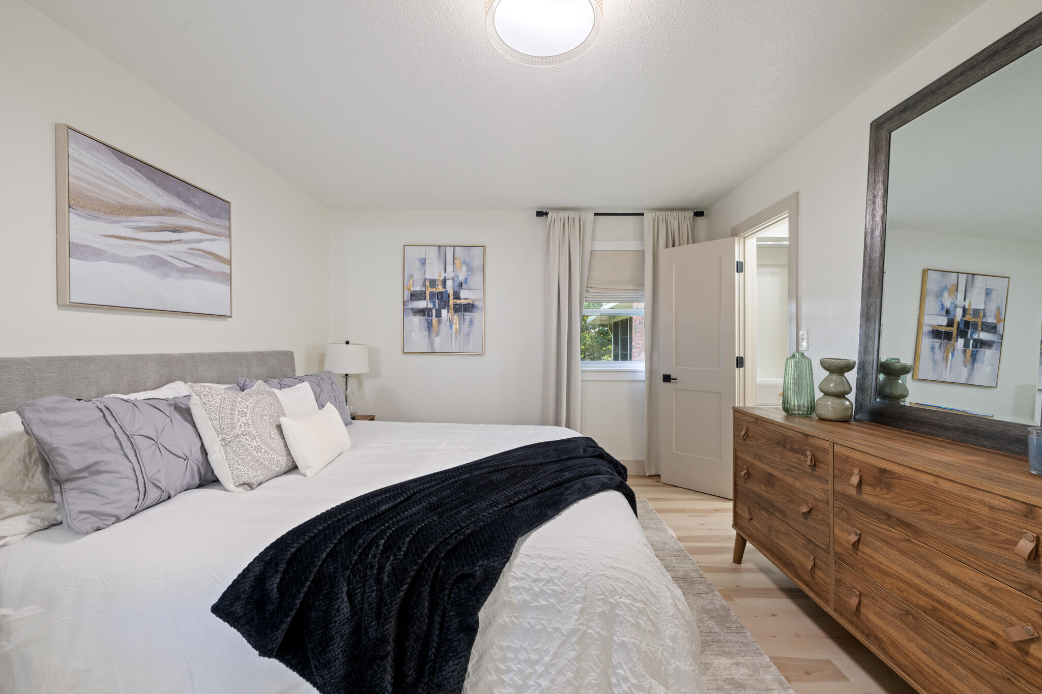 CAROL ANNE MANOR - Residential
