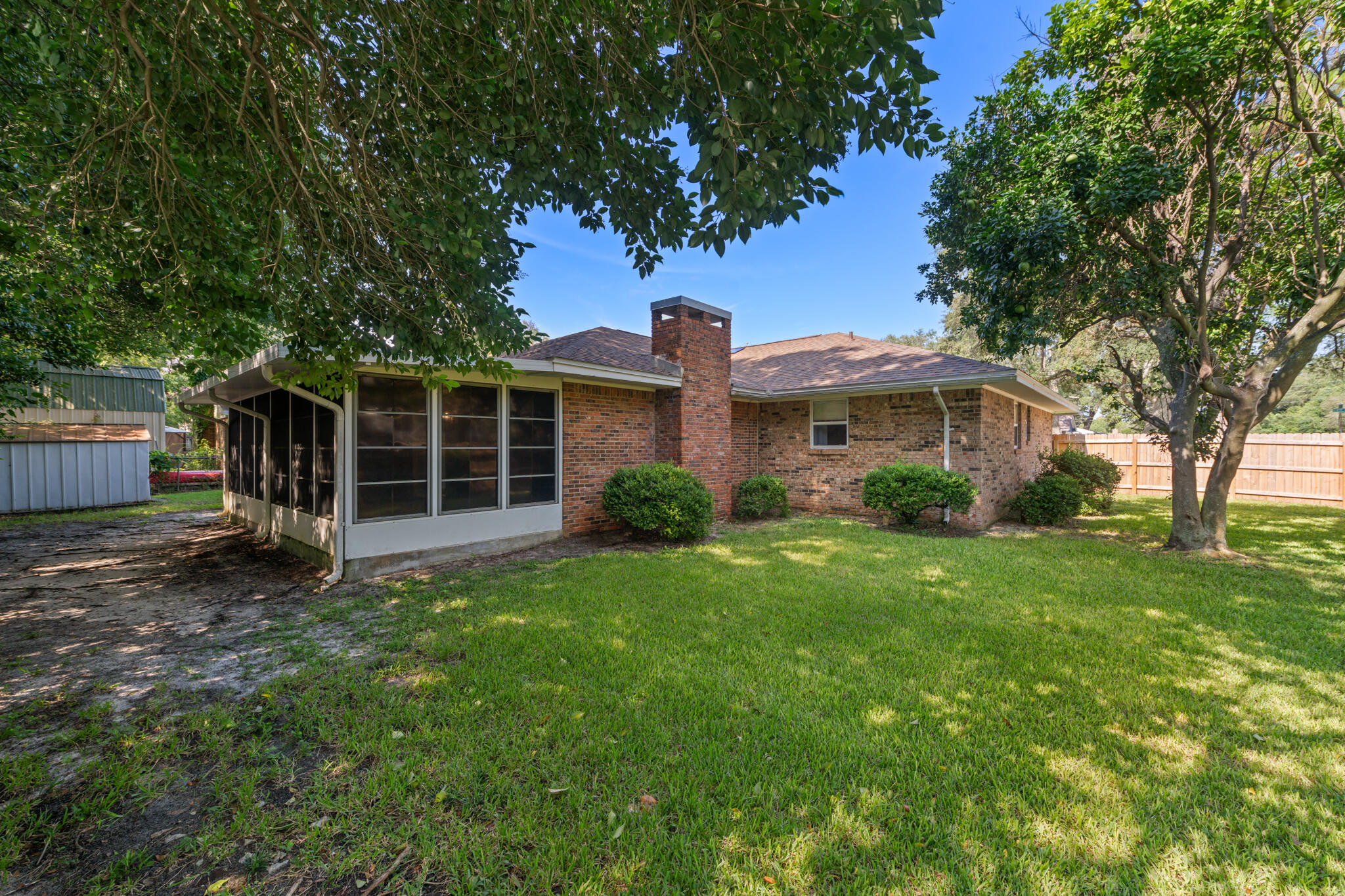 CAROL ANNE MANOR - Residential