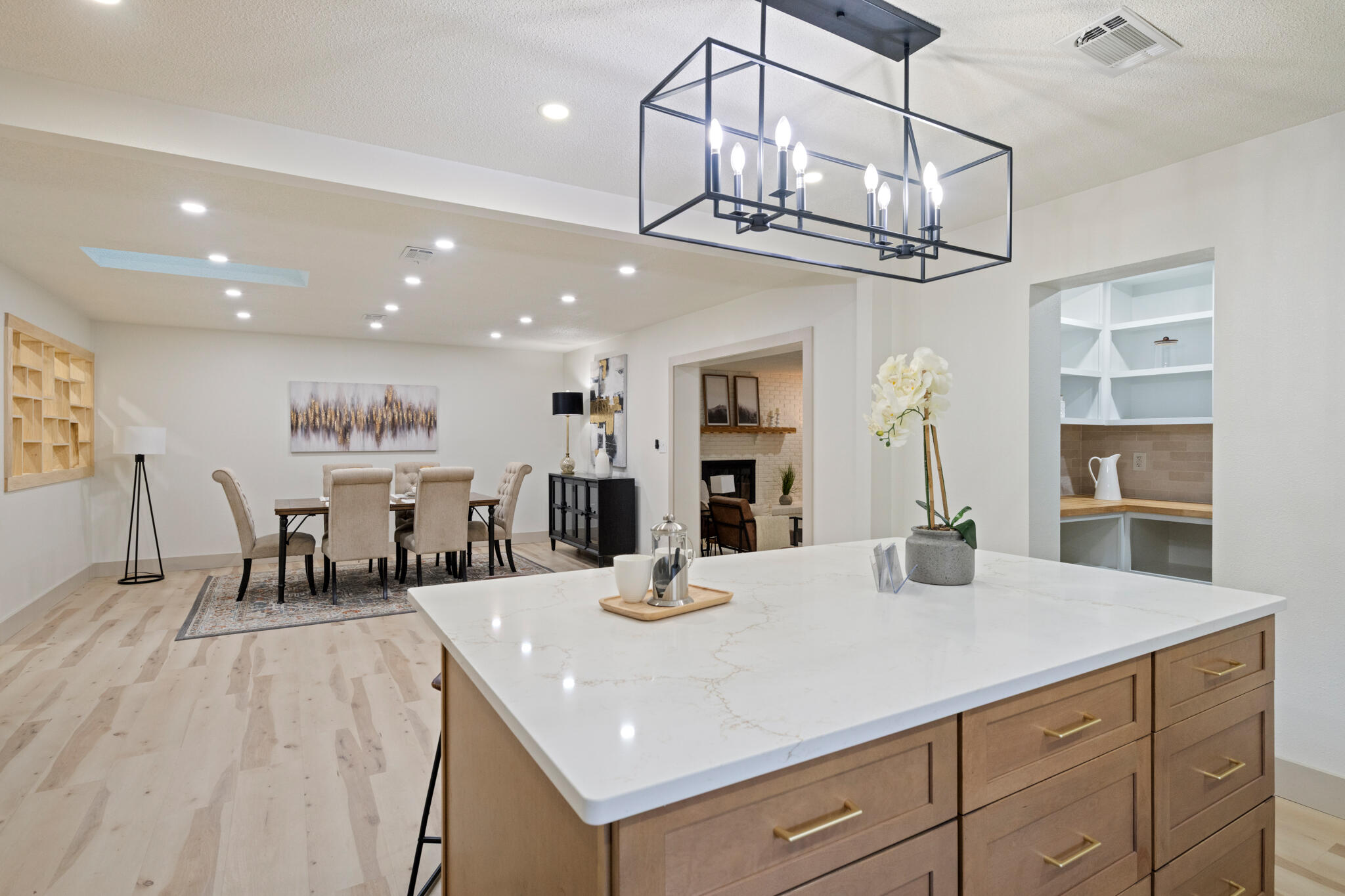 CAROL ANNE MANOR - Residential