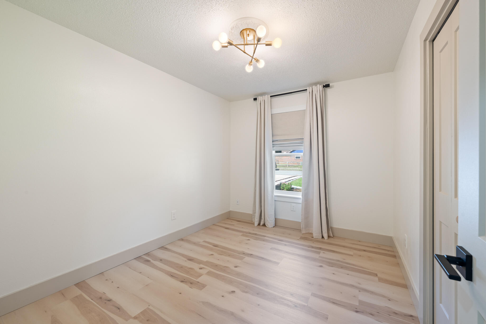 CAROL ANNE MANOR - Residential