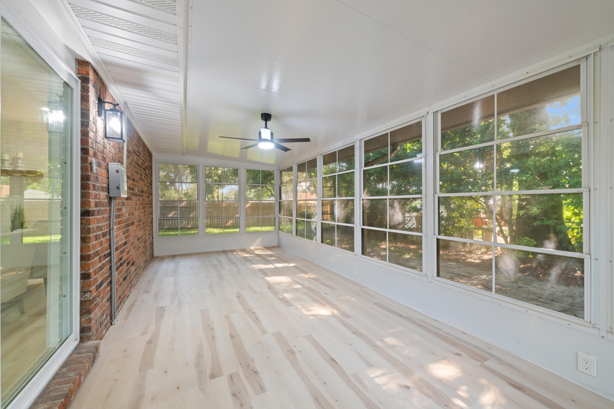 CAROL ANNE MANOR - Residential