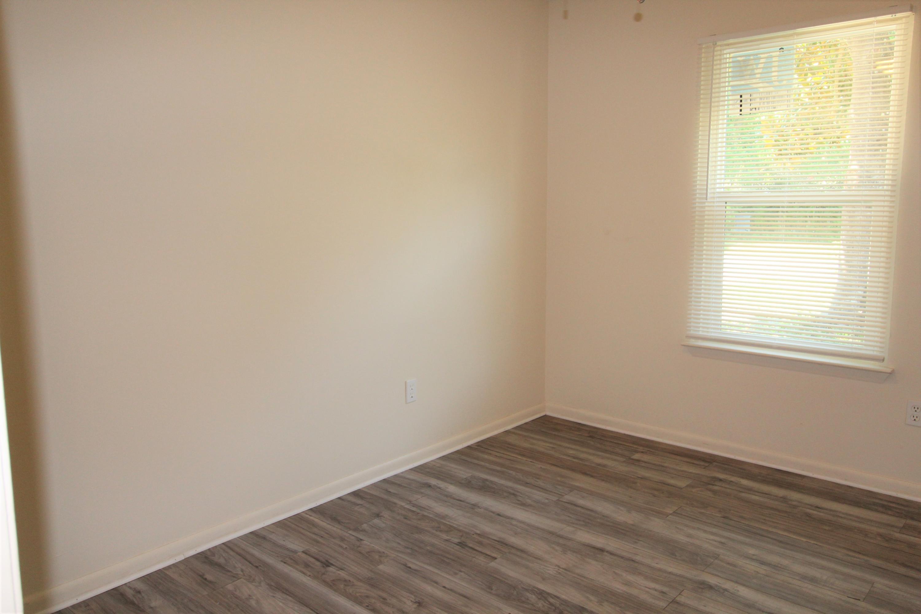 WILDWOOD PARK S/D LOT 3 BLK 2 - Residential