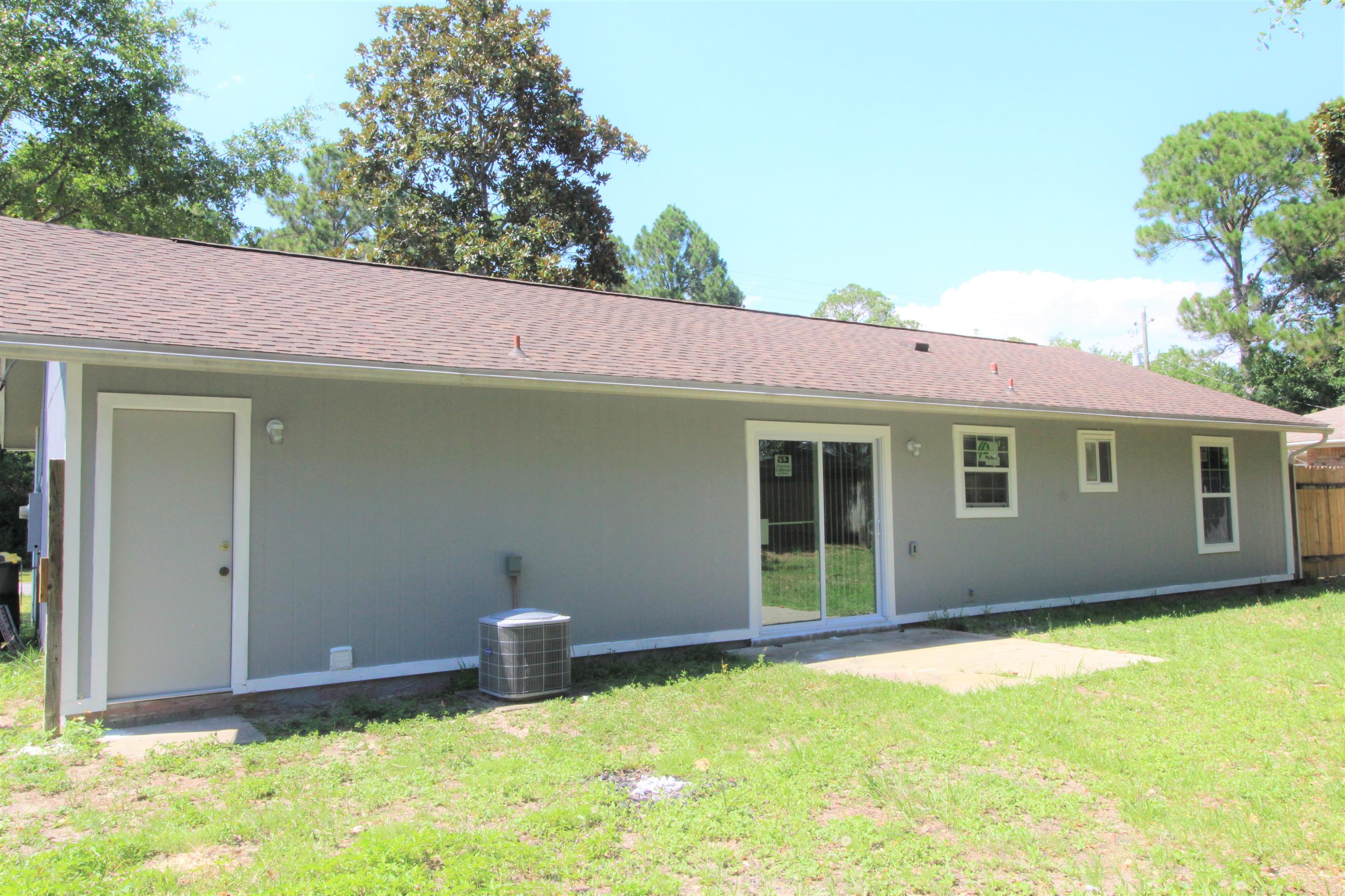 WILDWOOD PARK S/D LOT 3 BLK 2 - Residential